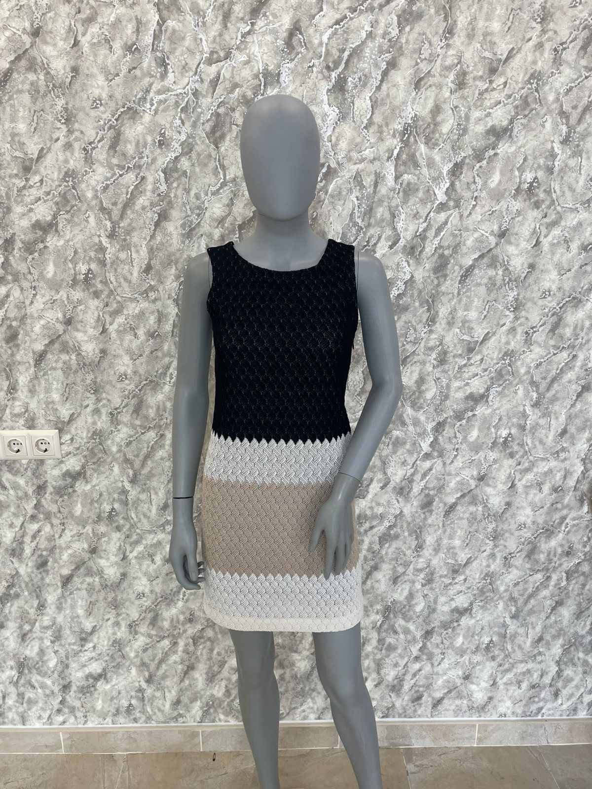 Missoni Missoni Women's Sleeveless Knit Mini Dress Chevron Pattern Size XS / US 0-2 / IT 36-38 - 1 Thumbnail