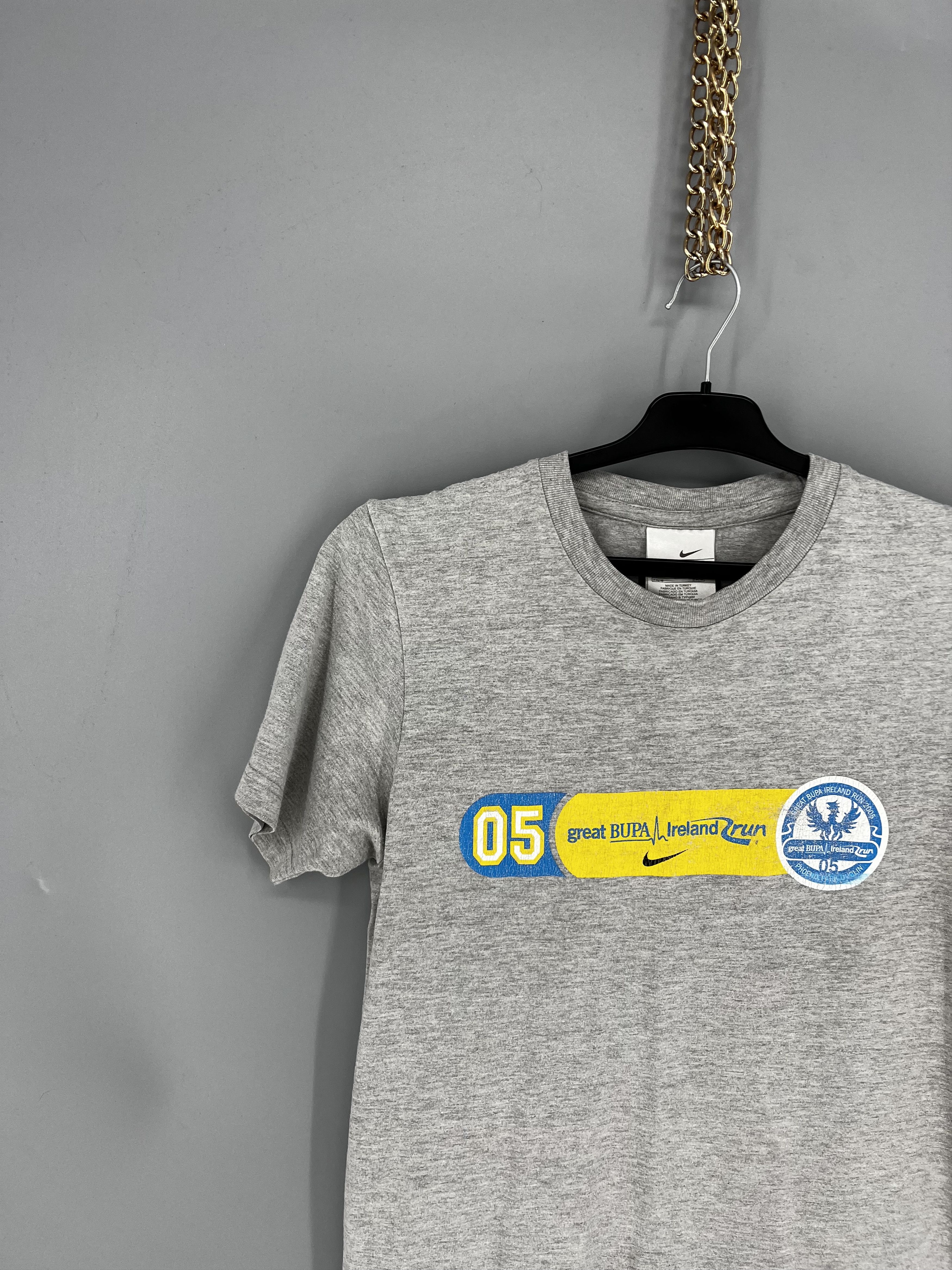 Nike Vintage Y2K Nike Center Swoosh Logo T-Shirt Size S Size US S / EU 44-46 / 1 - 4 Thumbnail