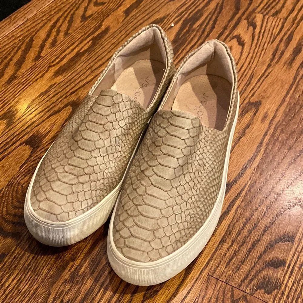 J/Slides J Slides Women's 8 Beige Slip On Sneaker Snakeskin Print Em Size US 8 / IT 38 - 1 Thumbnail
