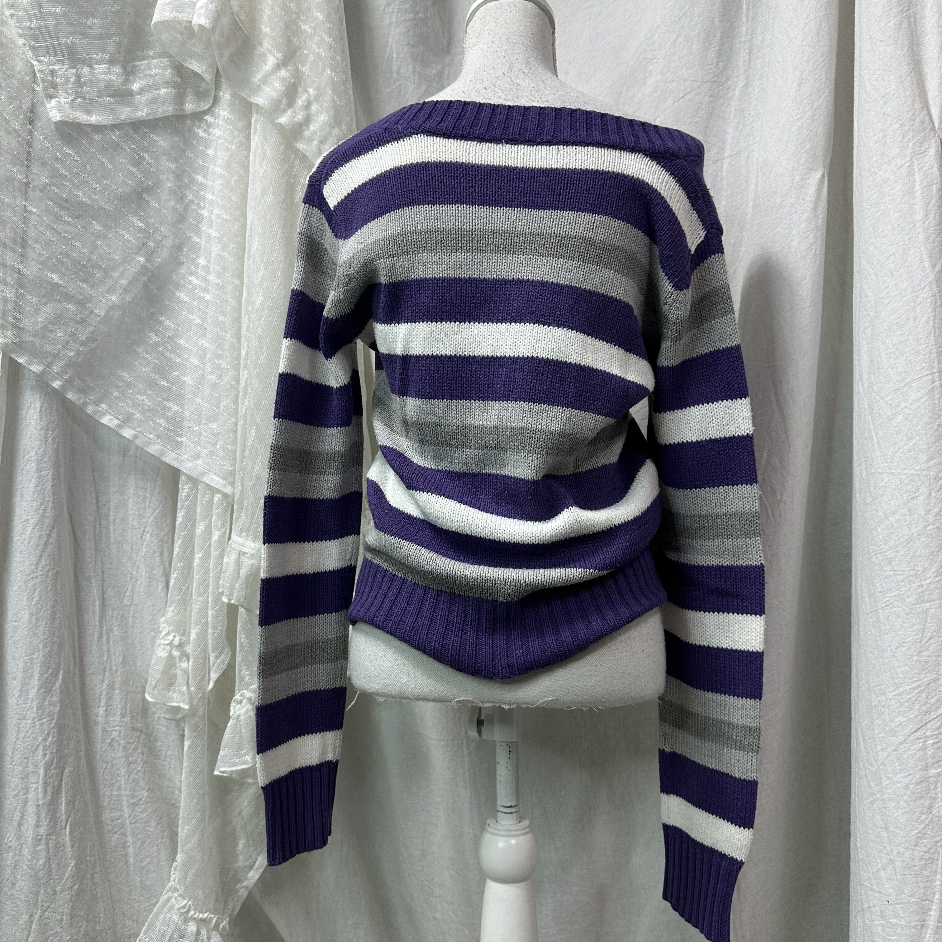 Vintage Vintage Vneck Striped Streetwear Sweater 00s Size S / US 4 / IT 40 - 6 Thumbnail