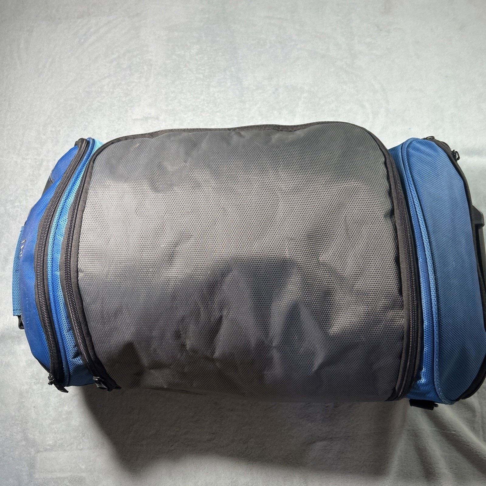 Patagonia FUL Rolling Luggage Duffle Travel Bag 22" Retractable Wheele Size ONE SIZE - 3 Thumbnail