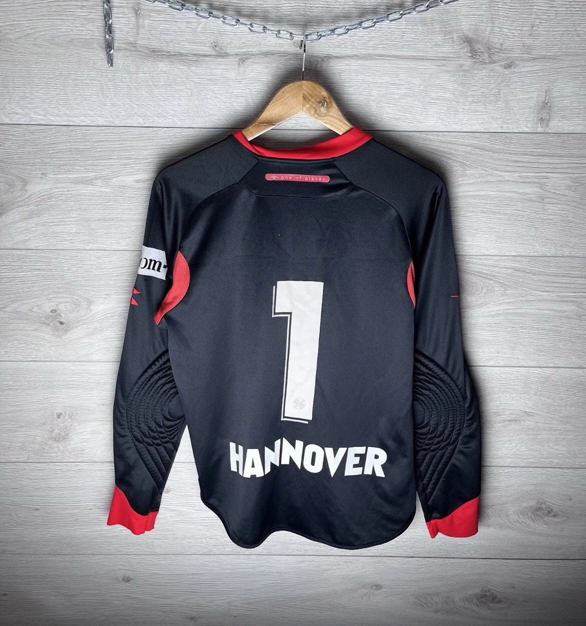 Diadora Mens Goalkeeper Football Shirt Hanover 96 size M #1 Size US M / EU 48-50 / 2 - 2 Thumbnail