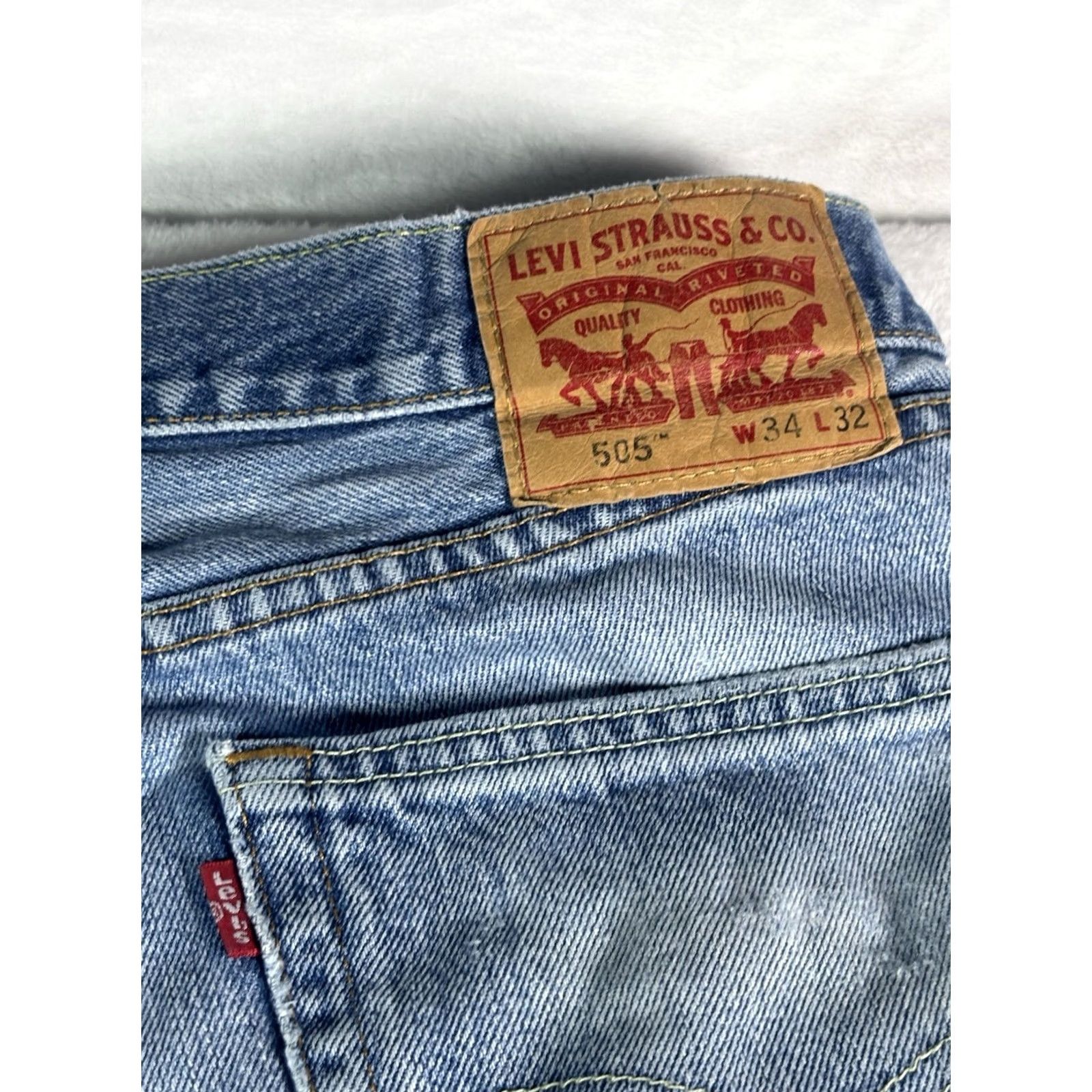Denime VINTAGE Levis 505 Jeans 34x32 Medium Wash Straight Mens Denim Shirt? Size US 34 / EU 50 - 7 Thumbnail
