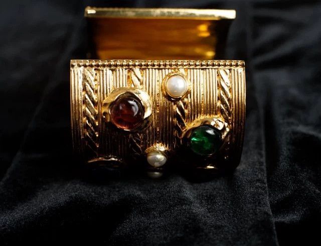 Chanel Chanel 1988-89 FW Rare Glass Bangle Size ONE SIZE - 7 Thumbnail