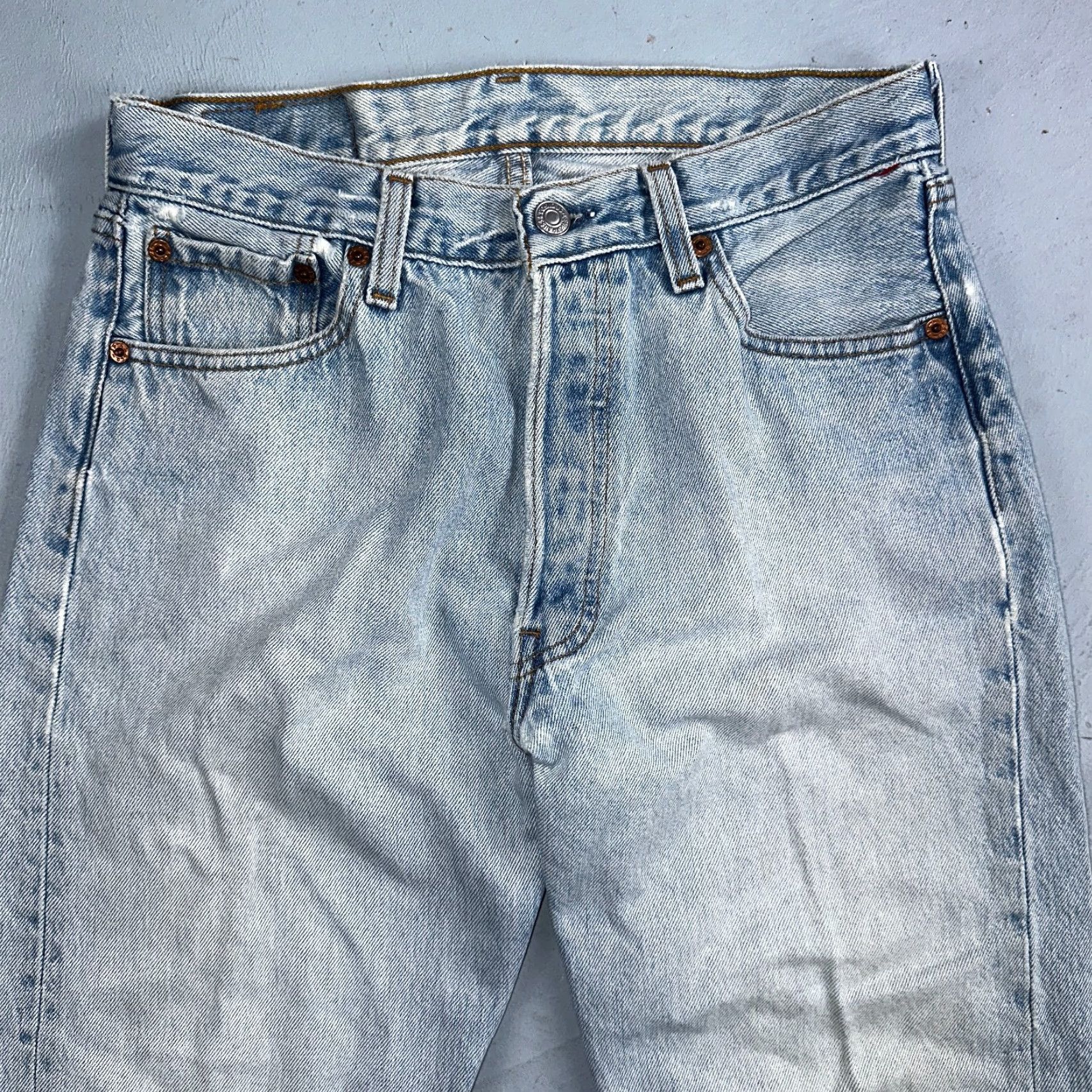 Levi's VINTAGE Levi's 501 Jeans Women 30x32 Straight Leg 90s USA Blue Light Wash Denim Size 30" / US 8 / IT 44 - 2 Thumbnail