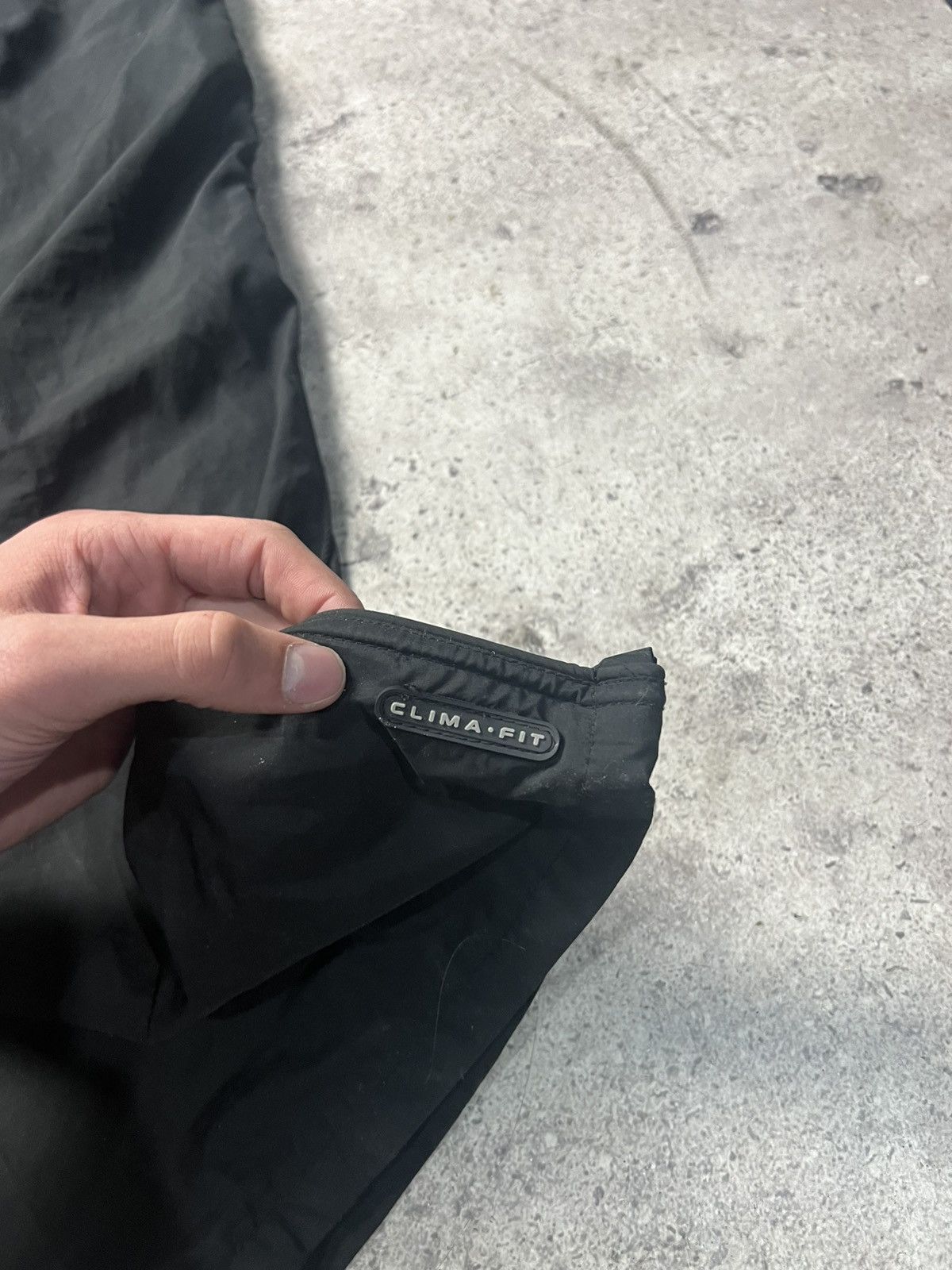 Nike Vintage Nike nylon pants in black with swoosh mens XL 00s Size US 34 / EU 50 - 4 Thumbnail