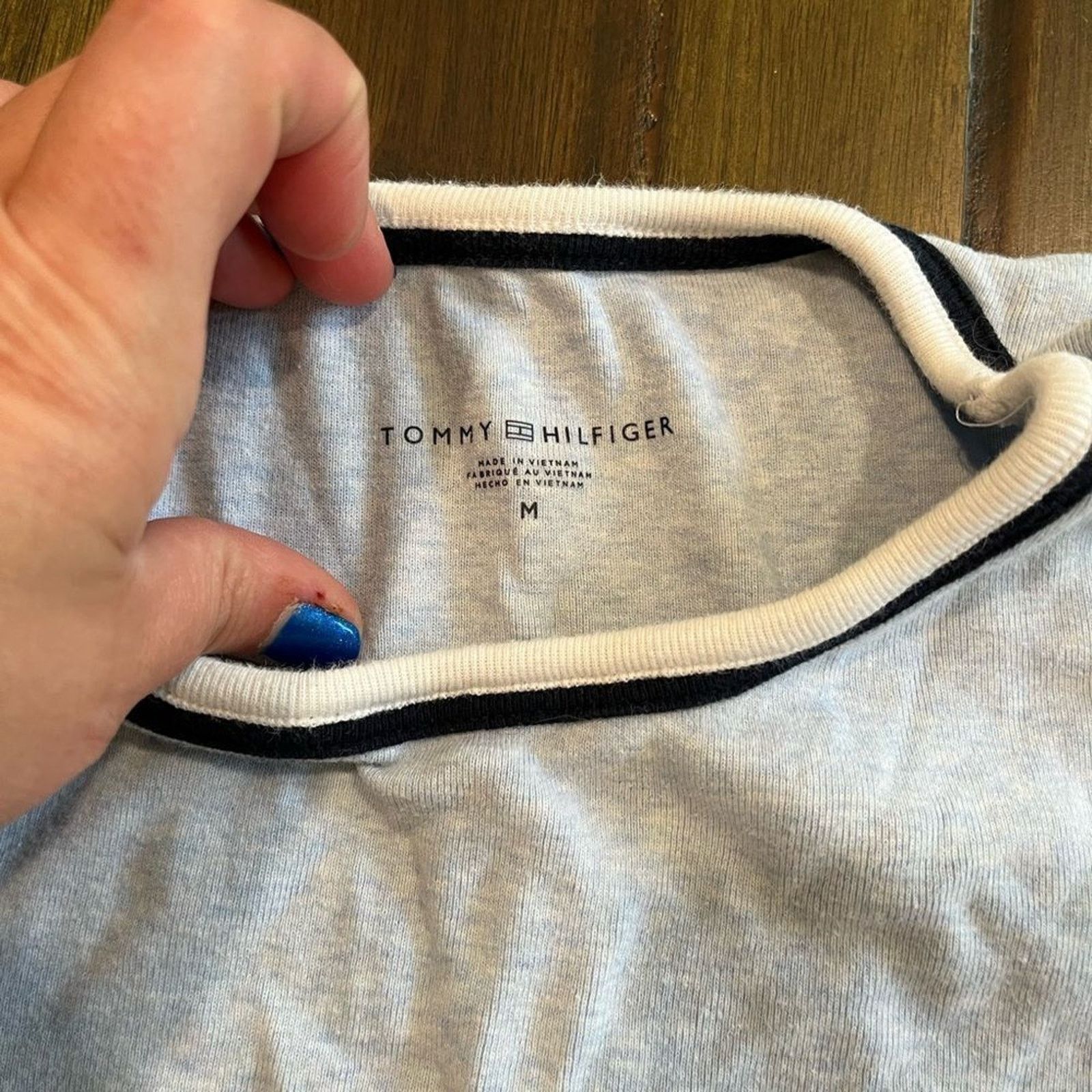 Tommy Hilfiger Tommy Hilfiger Slim FIt White Crew Neck Shirt Women's Size M Size M / US 6-8 / IT 42-44 - 4 Thumbnail