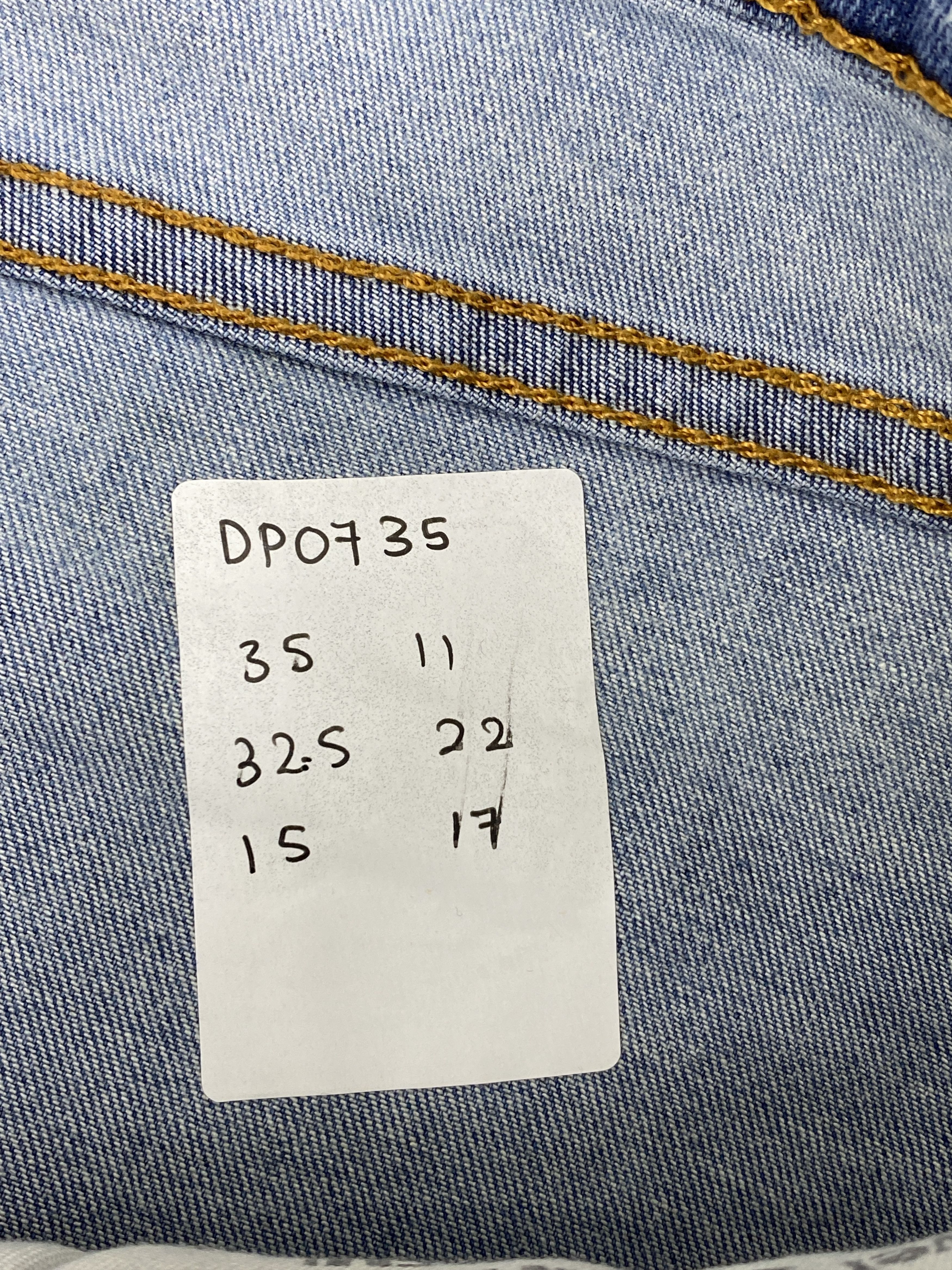 Levi's × Vintage Vintage Levis 541 Blue Faded Jeans Size US 35 - 16 Thumbnail