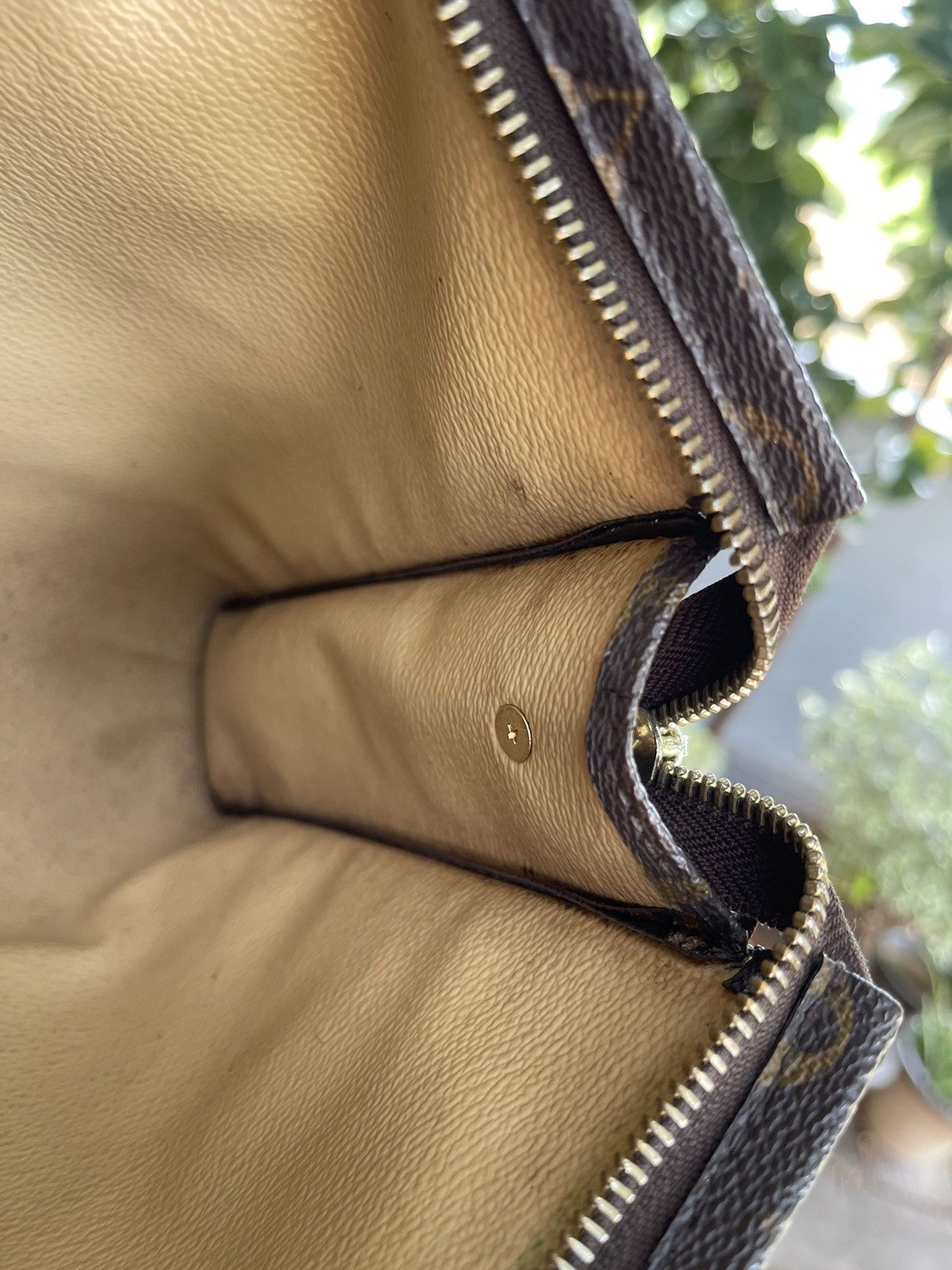Louis Vuitton Authentic LOUIS VUITTON Mono Porce Toilette Bag Size ONE SIZE - 19 Thumbnail