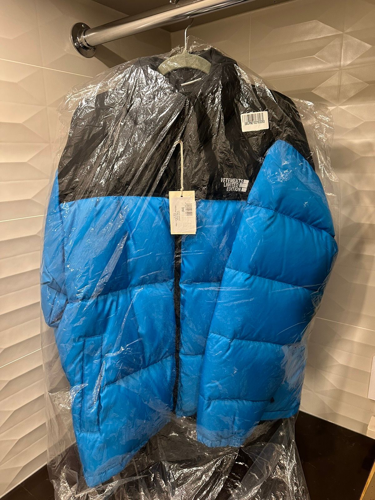 Vetements NWT - VETEMENTS LIMITED EDITION DOWN PUFFER JACKET | Grailed