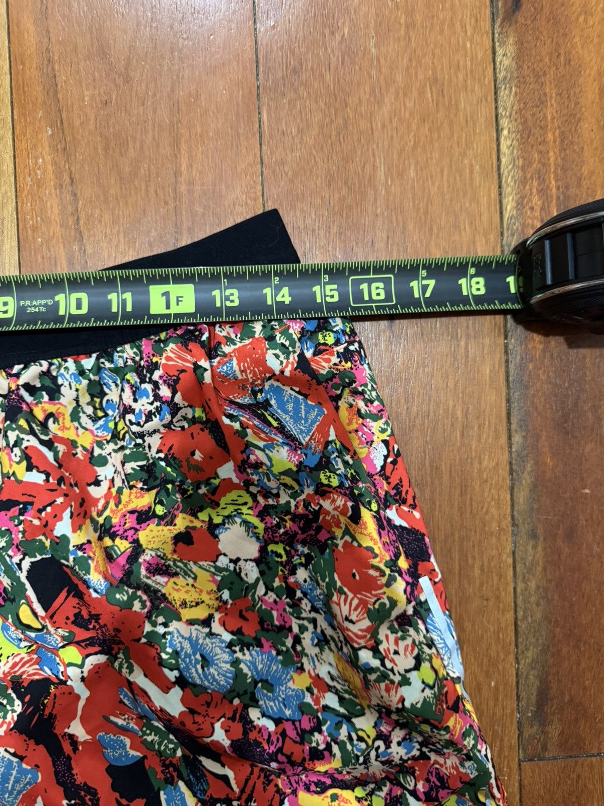 Nike Nike Men’s Floral Abstract Art Running Shorts Size US 34 / EU 50 - 7 Thumbnail