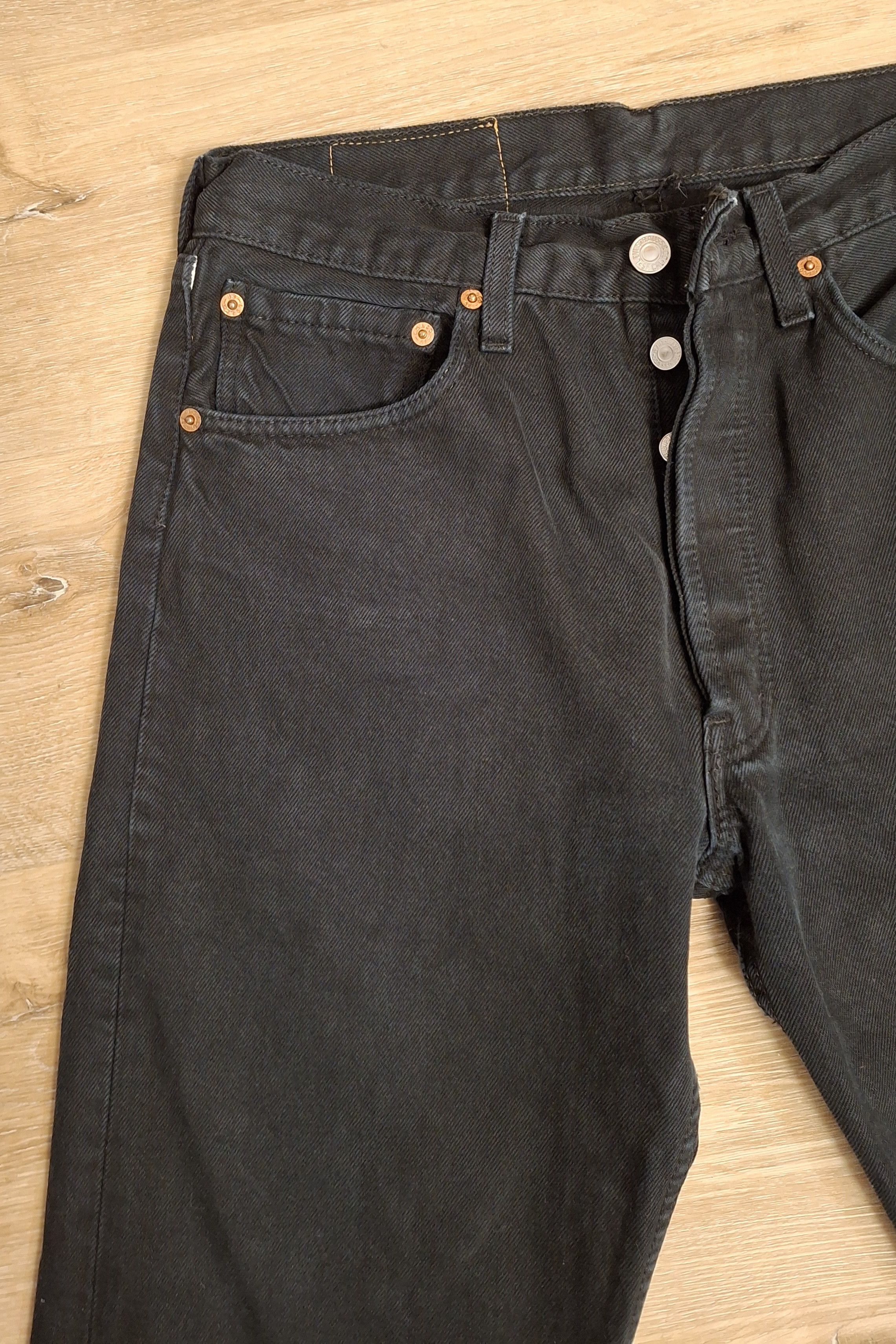 Levi's Vintage Levi’s 501 Black Jeans W31 L34 Made in Poland Size US 31 - 2 Thumbnail