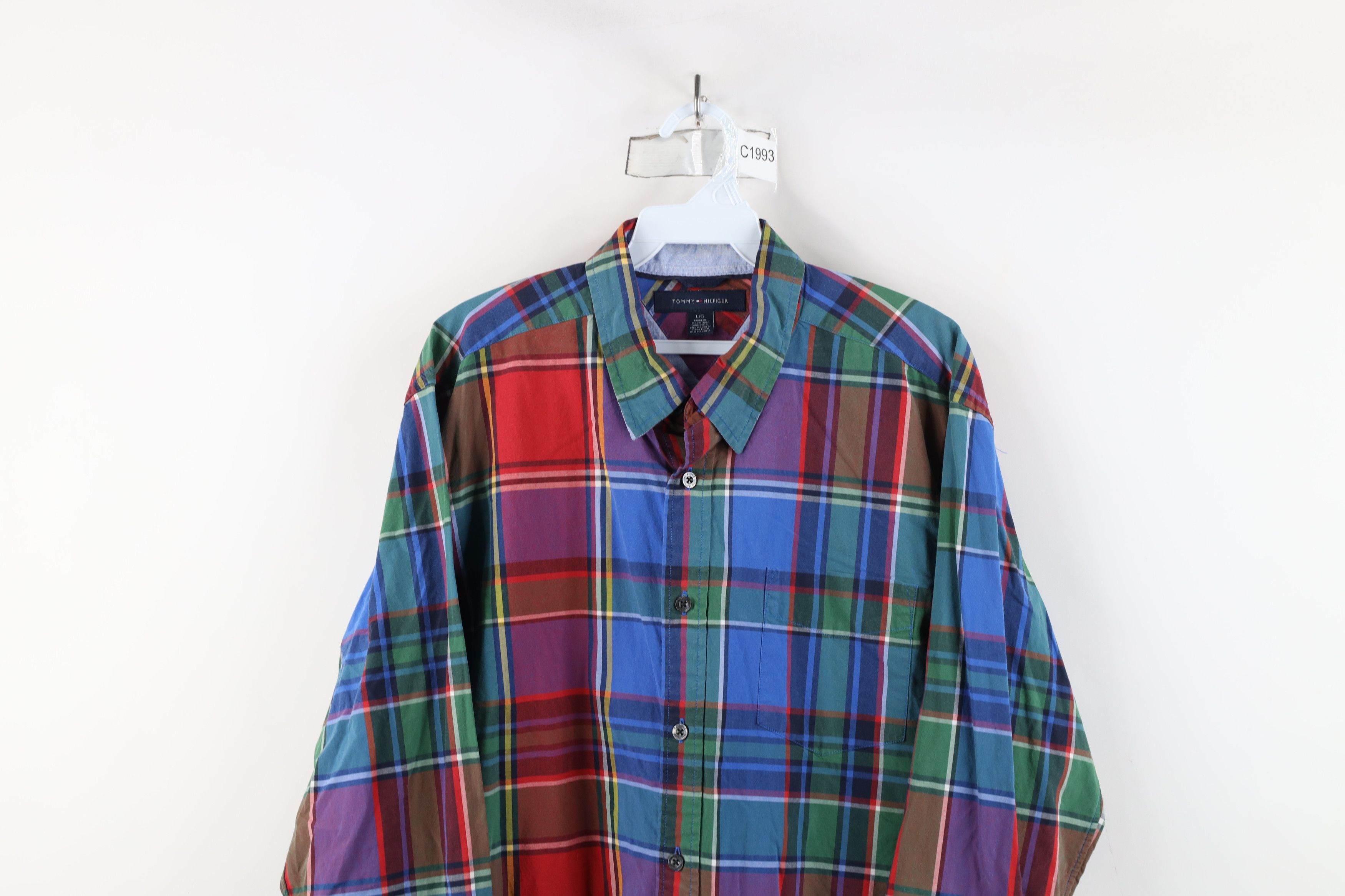 Tommy Hilfiger × Vintage Vintage Tommy Hilfiger Rainbow Collared Button Down Shirt Size US L / EU 52-54 / 3 - 2 Thumbnail