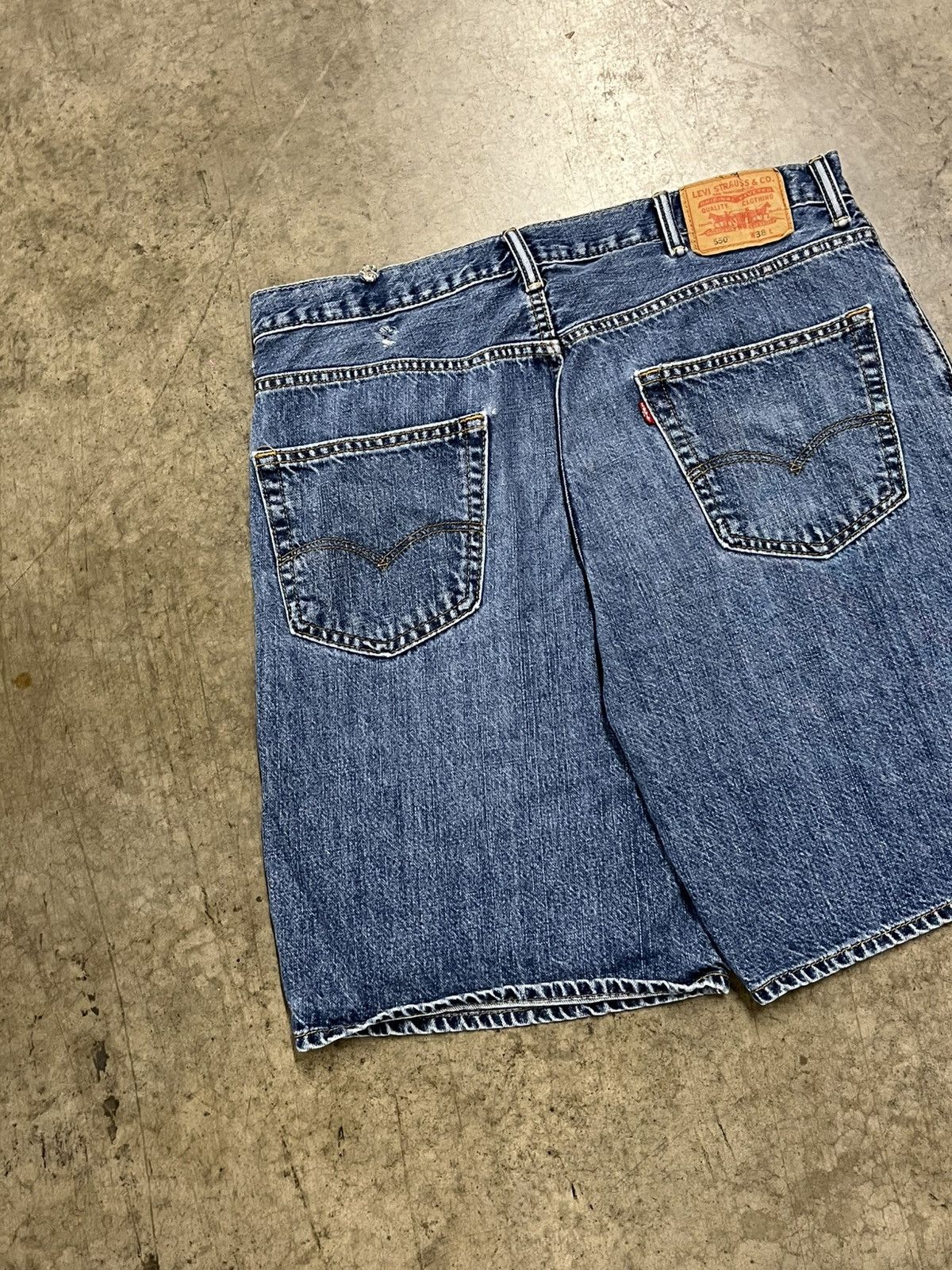 Levi's × Vintage Levi’s jorts y2k baggy fit streetwear hype rare skater Size US 36 / EU 52 - 2 Thumbnail