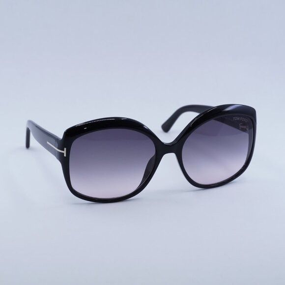 Tom Ford Chiara-02 FT0919 01B Butterfly Sunglasses - Black/Grey Gradient Tom Ford Chiara-02 FT0919 01B - Sunglasses for Woman  main image 3