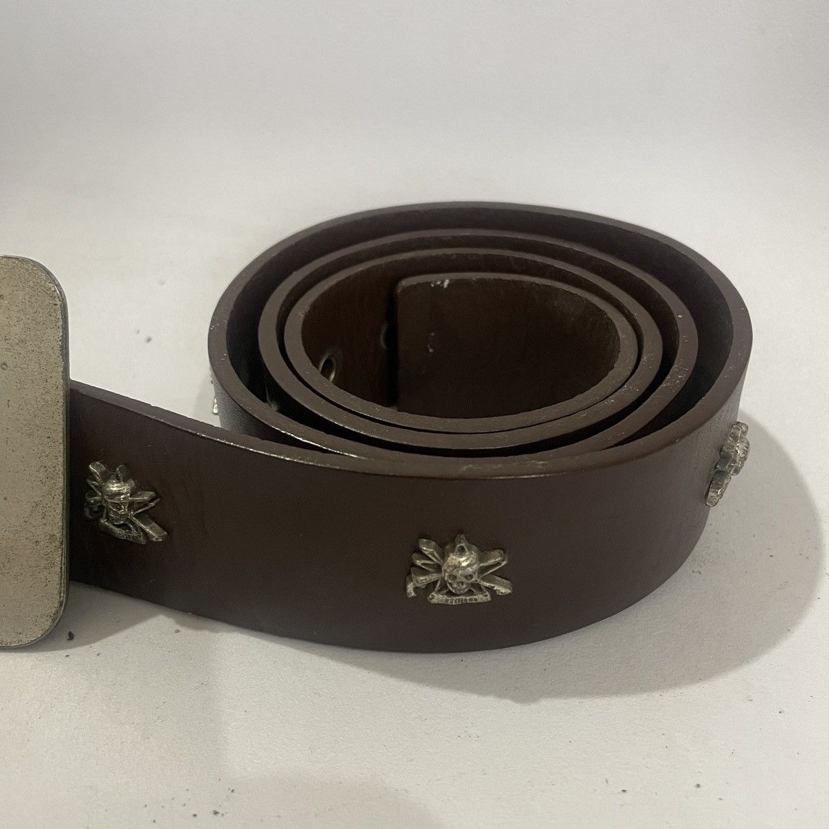 Designer × John Galliano × Vintage VINTAGE JOHN GALLIANO CROSSBONES PIRATE SKULL LEATHER BELT Size ONE SIZE - 2 Thumbnail