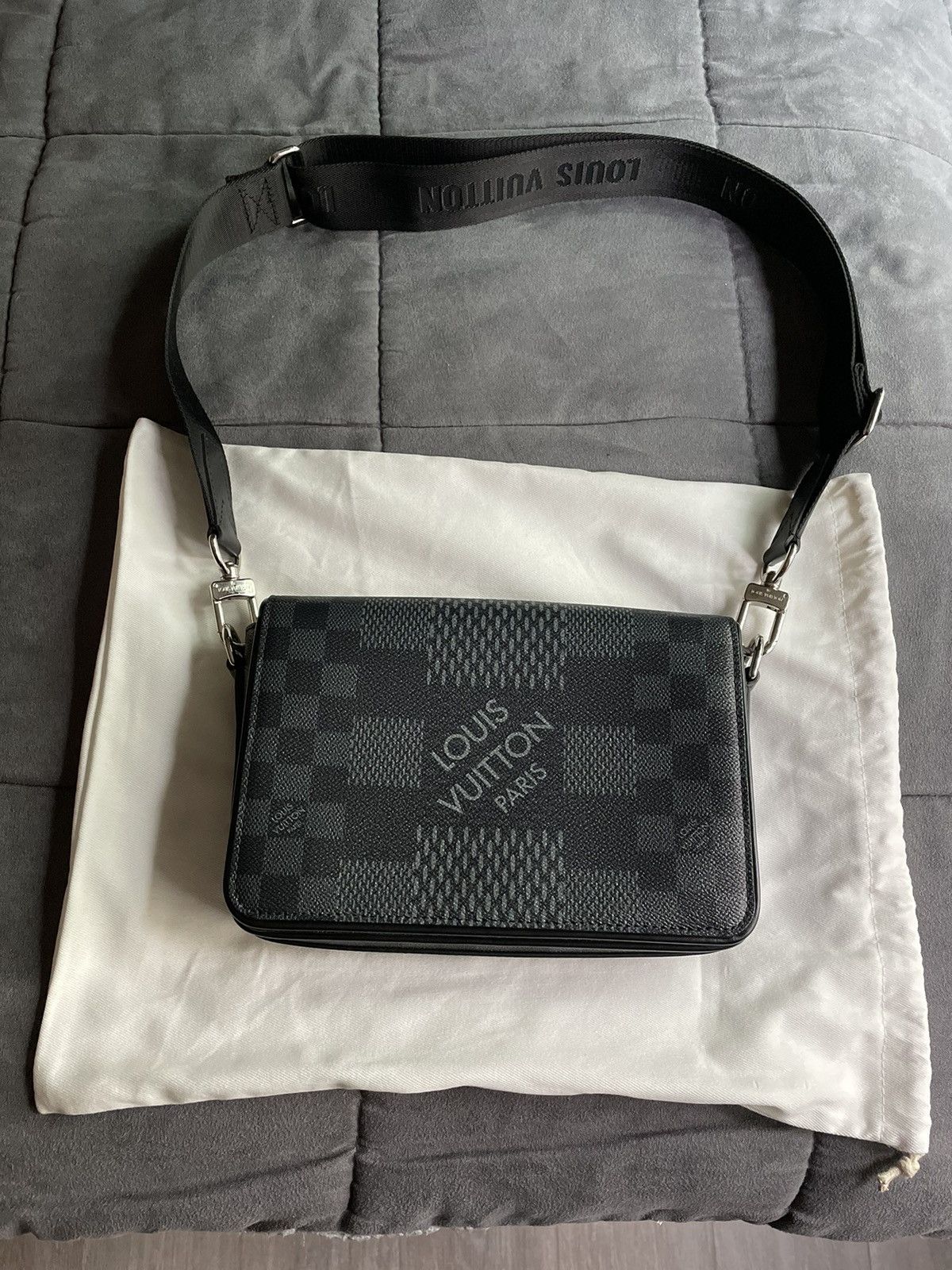 Louis Vuitton Louis Vuitton Graphite 3D Studio Damier Messenger Bag Grailed
