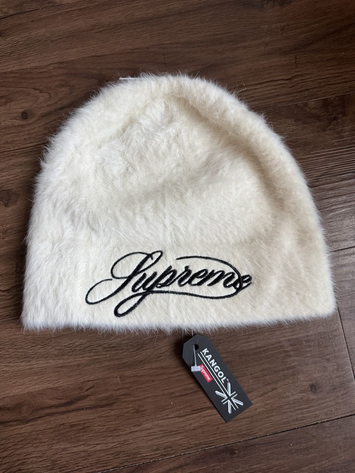 Supreme Kangol Furgora Script Beanie Ivory White ❤️✓ NEW