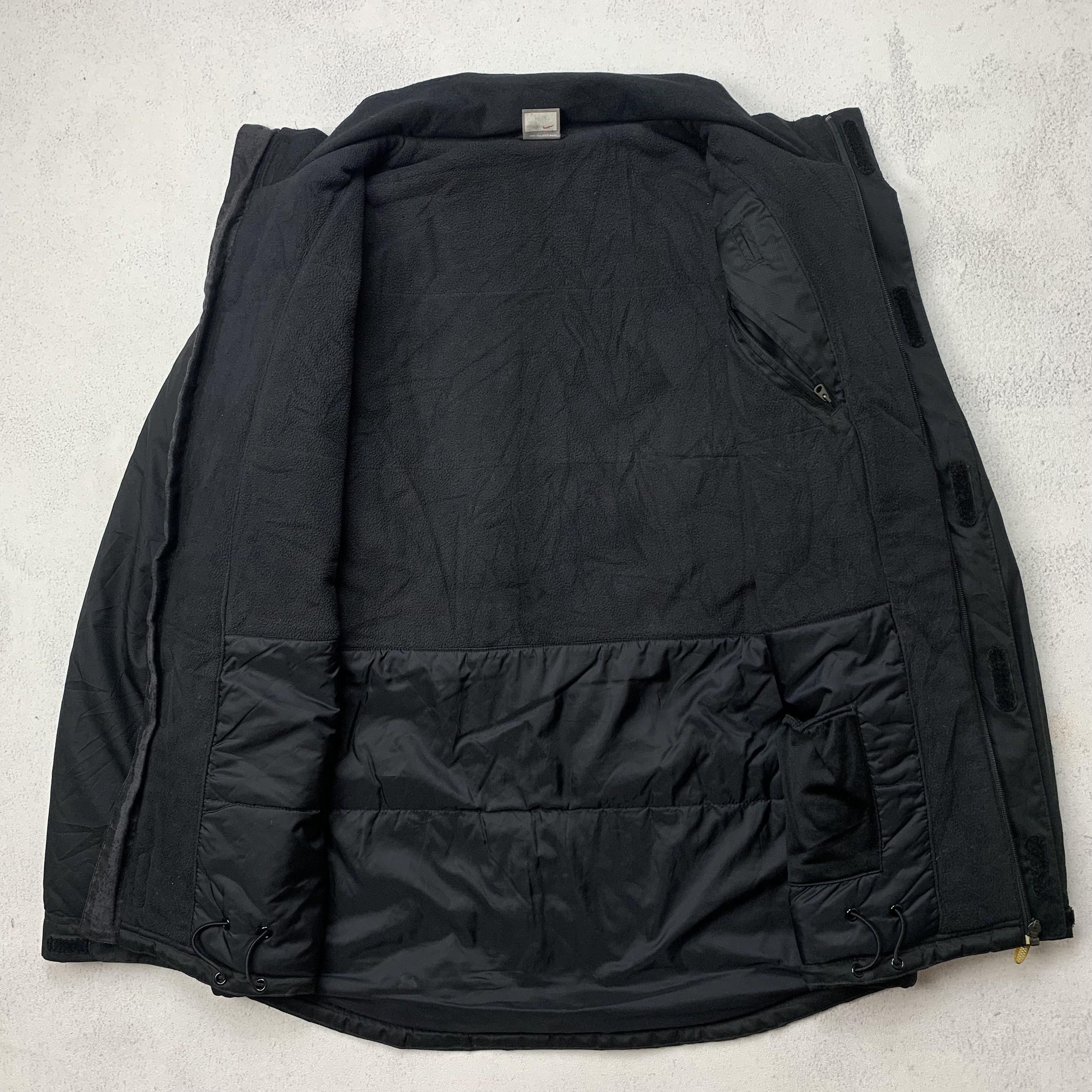 Nike Vintage Nike Juventus Puffer Jacket Size US L / EU 52-54 / 3 - 9 Thumbnail
