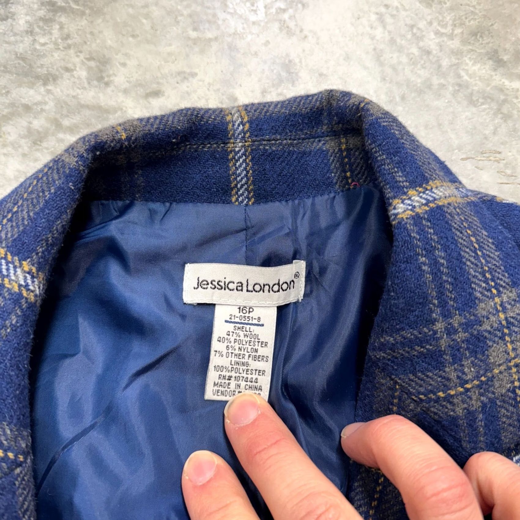 Vintage Jessica London Womens Blazer Size 16P Blue Plaid 2 Button Pockets Lined Jacket Notch Sleeve Long Wool Polyester Nylon Business Womens Size XXL / US 16-18 / IT 52-54 - 4 Thumbnail