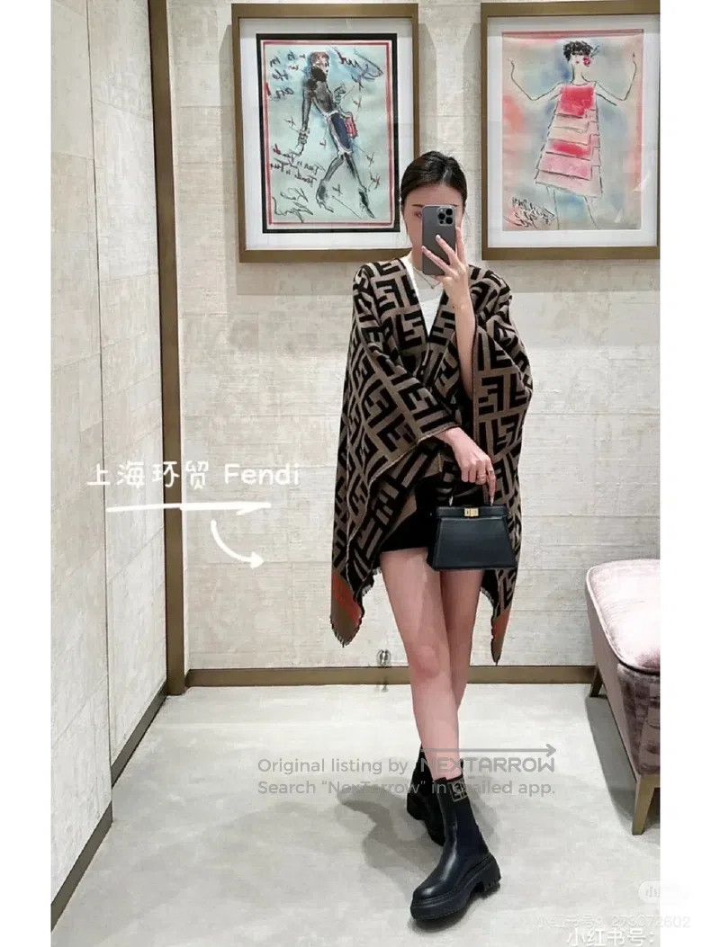 Fendi Fendi size 140x140cm Scarf Made of Wool and Silk Size ONE SIZE - 3 Thumbnail