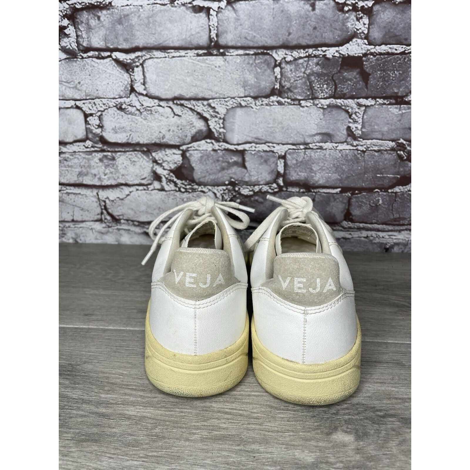 Veja L27 Veja V-12 White Leather Beige Low Top Lace Up Sneakers W Size US 9 / IT 39 - 23 Thumbnail