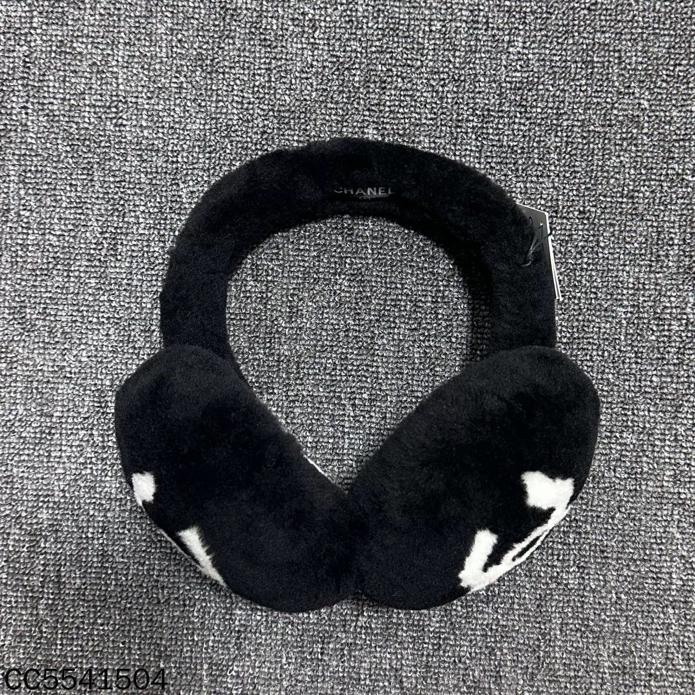 Chanel Chanel coco neige black lamb wool earmuffs Size ONE SIZE - 1 Thumbnail