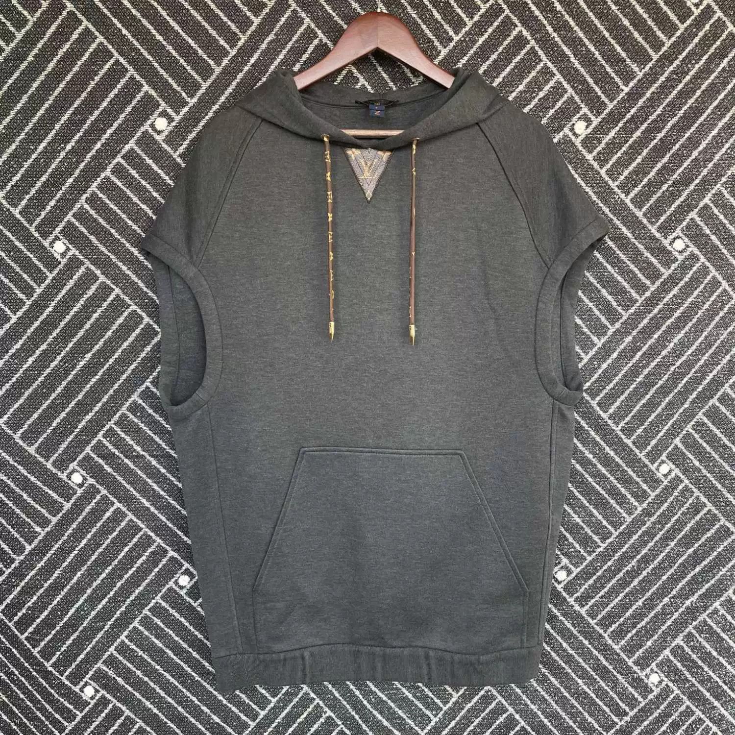 Louis Vuitton louis vuitton gray sleeveless hoodie for women Size S / US 4 / IT 40 - 1 Thumbnail