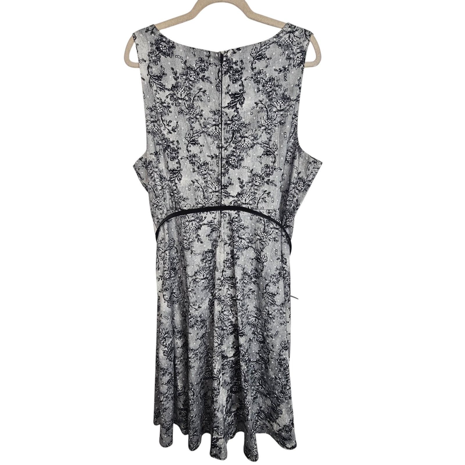 Torrid Torrid Womens Floral Swing Dress Plus Size 18 Wedding Guest Size XXL / US 16-18 / IT 52-54 - 9 Thumbnail