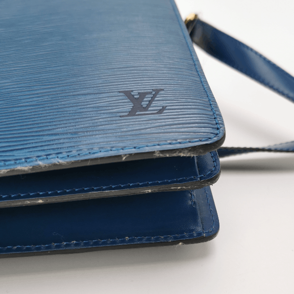 Louis Vuitton Louis Vuitton (LV) Cluny cowhide solid color water ripple f Size ONE SIZE - 4 Thumbnail