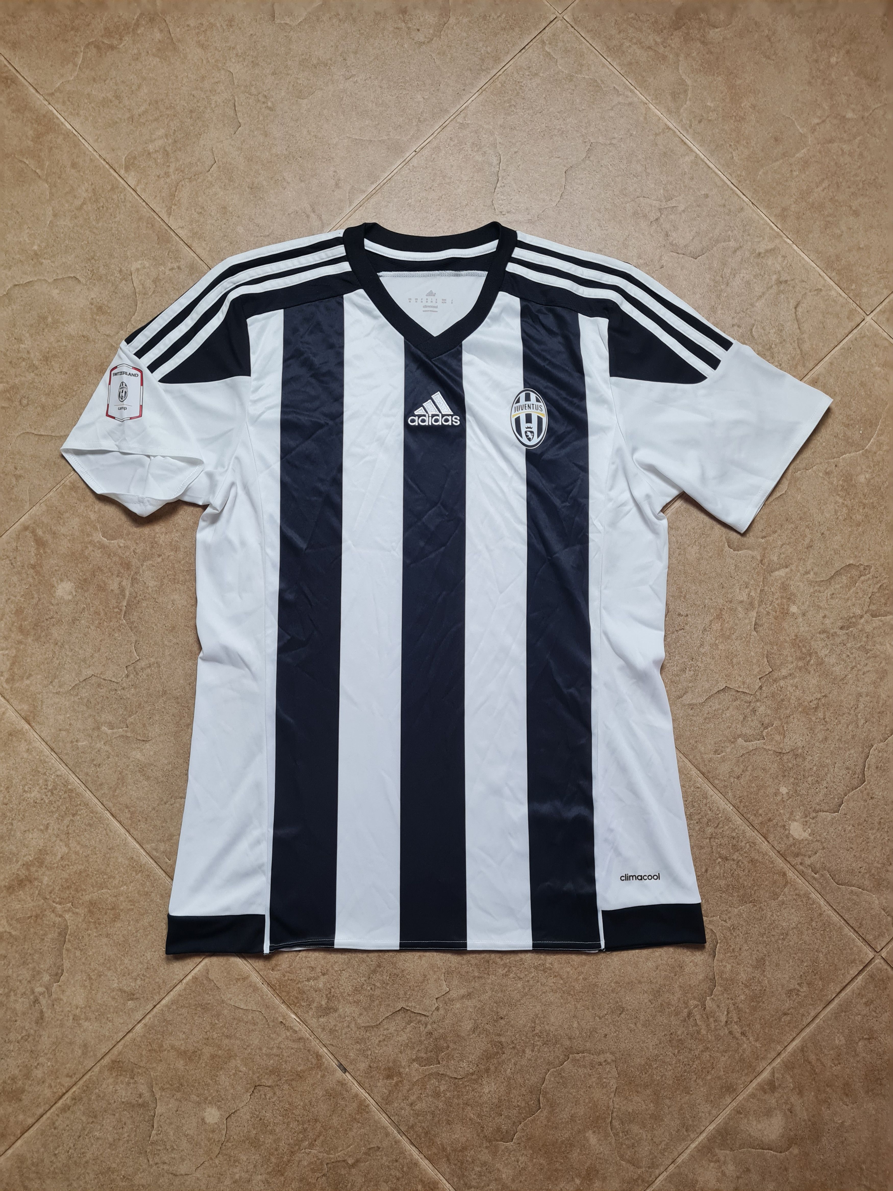 Adidas JUVENTUS 2015-16 HOME FOOTBALL SOCCER JERSEY ACADEMY ADIDAS Size US M / EU 48-50 / 2 - 3 Thumbnail