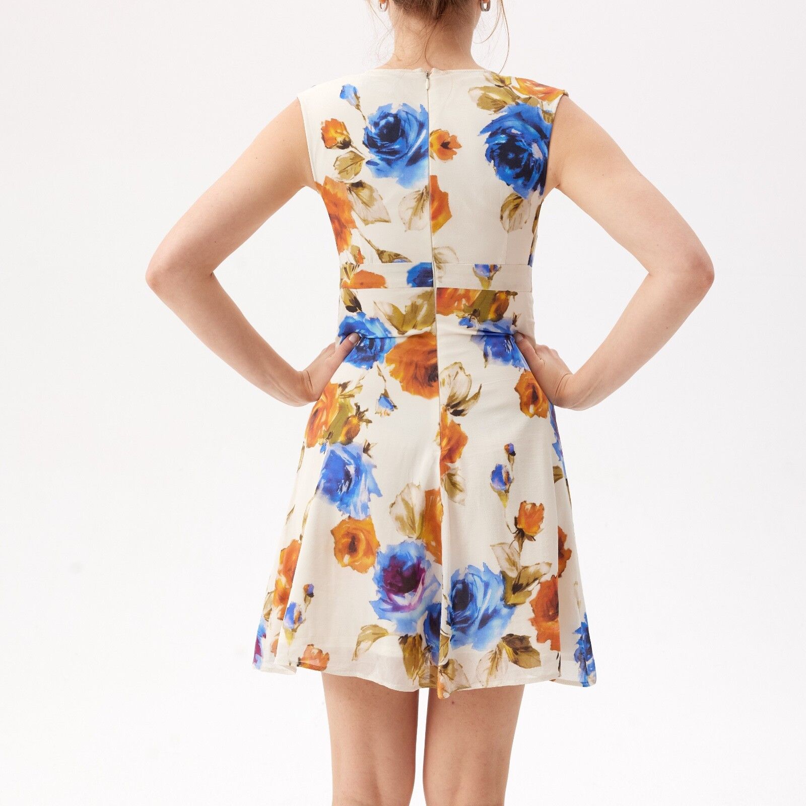 Dolce & Gabbana Dolce & Gabbana Floral Pattern Silk Sundress Size S Size S / US 4 / IT 40 - 2 Thumbnail