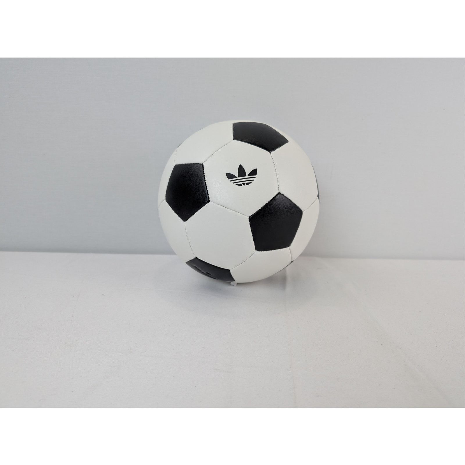 Adidas × JJJJound o1rshd1 Q:2 / Size: 5 / Footballs in Black/White Size ONE SIZE - 3 Thumbnail