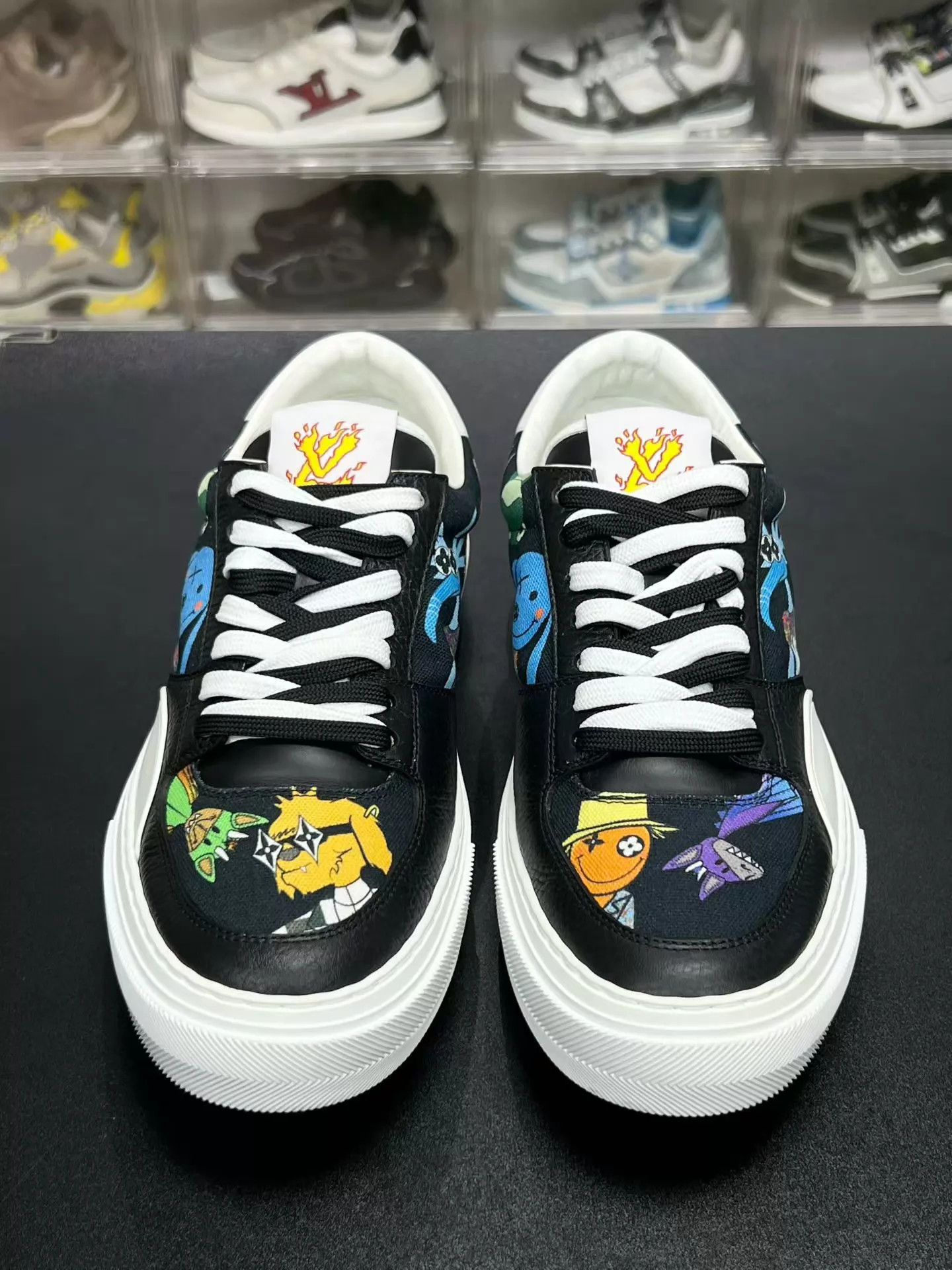 Louis Vuitton LV Ollie Black & White Cartoon Print Low-Top 41 Like New Size US 8 / EU 41 - 2 Thumbnail