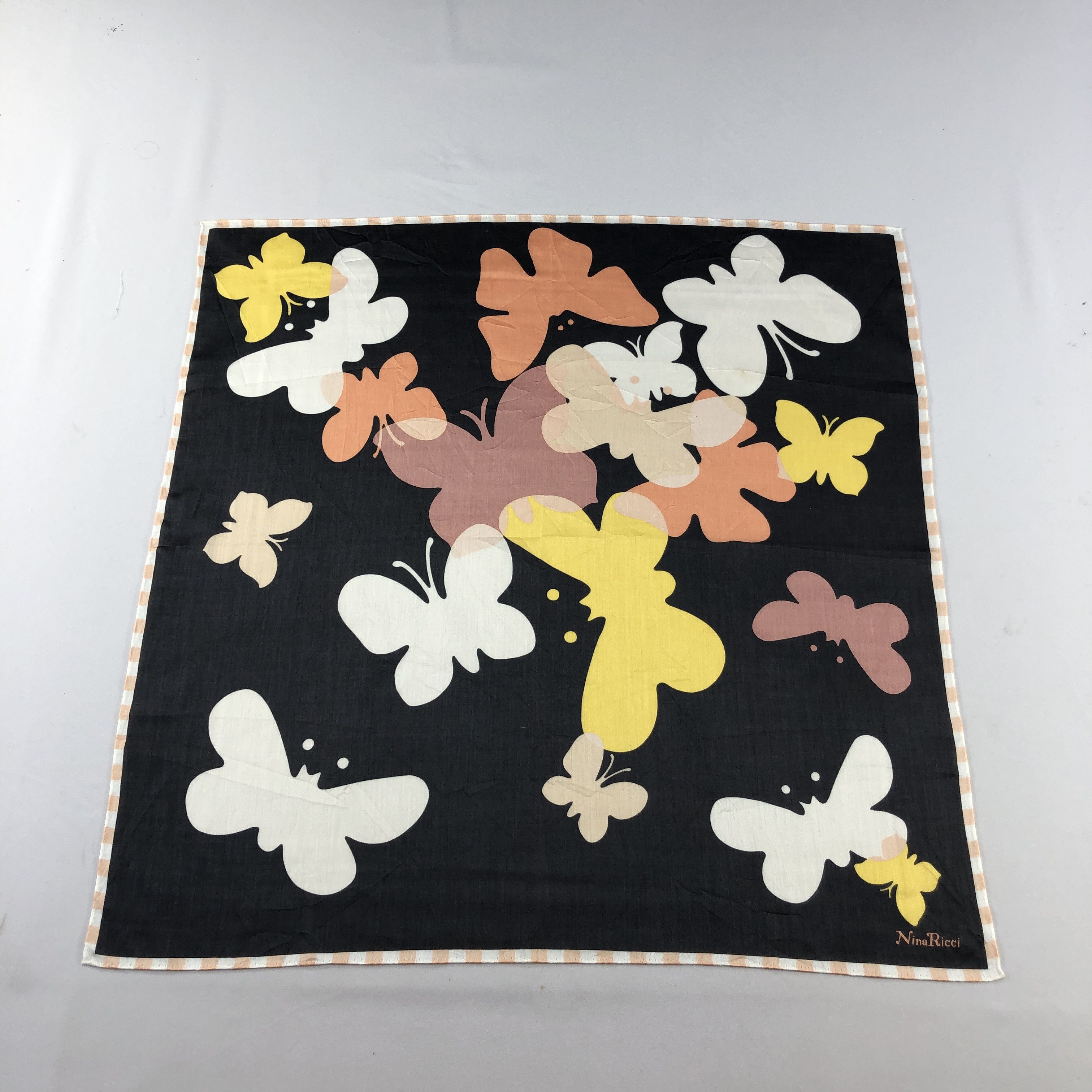 Nina Ricci Nina Ricci Handkerchief Neckerchief Bandana H3059 Size ONE SIZE - 1 Thumbnail