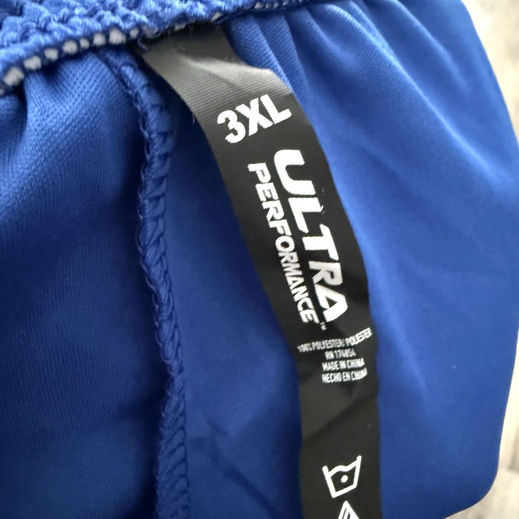 Vintage Mens 3XL Blue ULTRA PERFORMANCE Shorts Athletic Activewear Zip Pockets Elastic Size US 39 - 2 Thumbnail