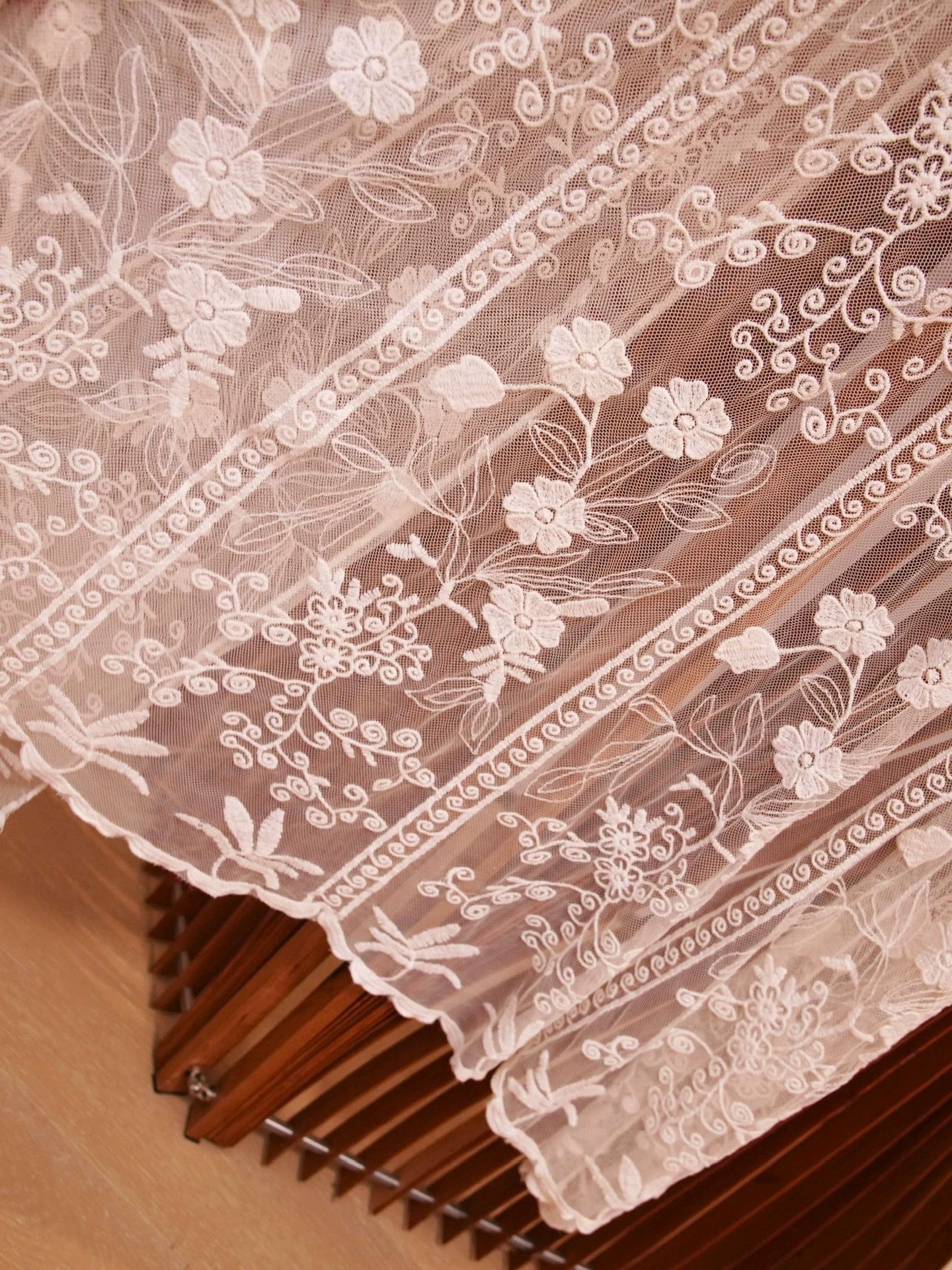 Vintage Vintage All White Oriental Floral Embroidered Cover-up SM Size ONE SIZE - 4 Thumbnail