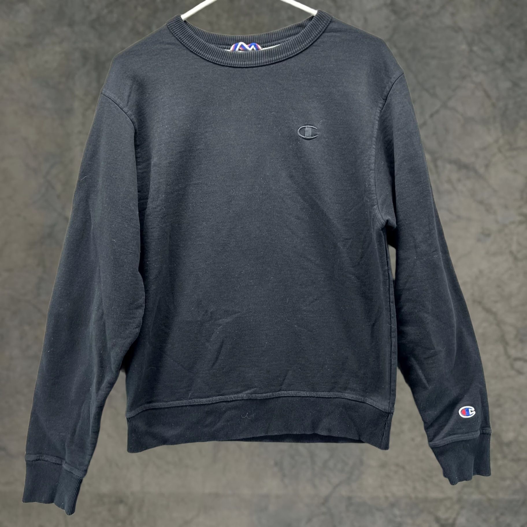 Champion VINTAGE Champion Sweatshirt Mens Small Black Crewneck Pullover Fleece Logo Athletic Size US S / EU 44-46 / 1 - 1 Thumbnail
