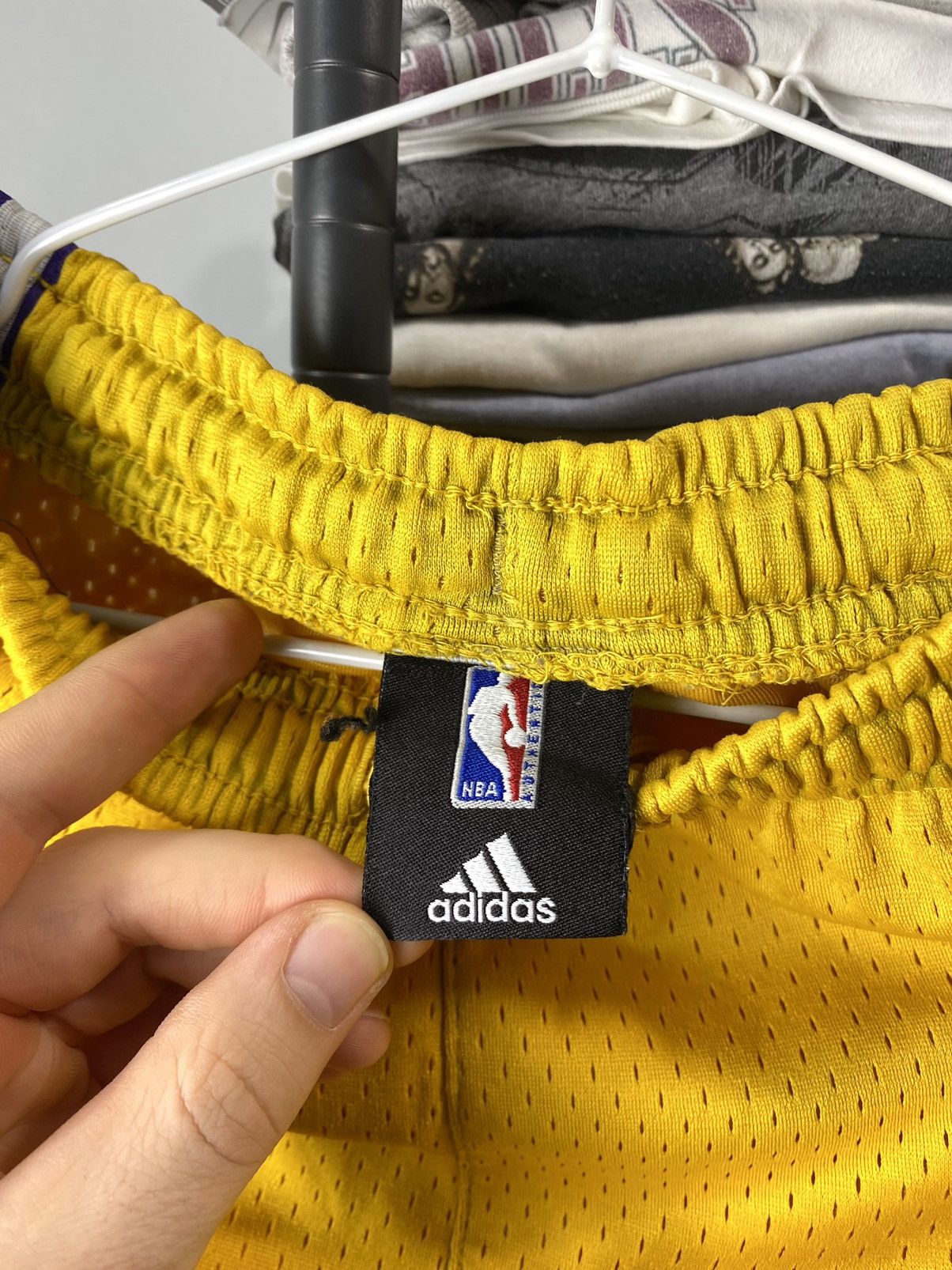 Adidas Vintage Bryant Adidas Lakers NBA Shorts T Shirt Jersey Size US S / EU 44-46 / 1 - 12 Thumbnail