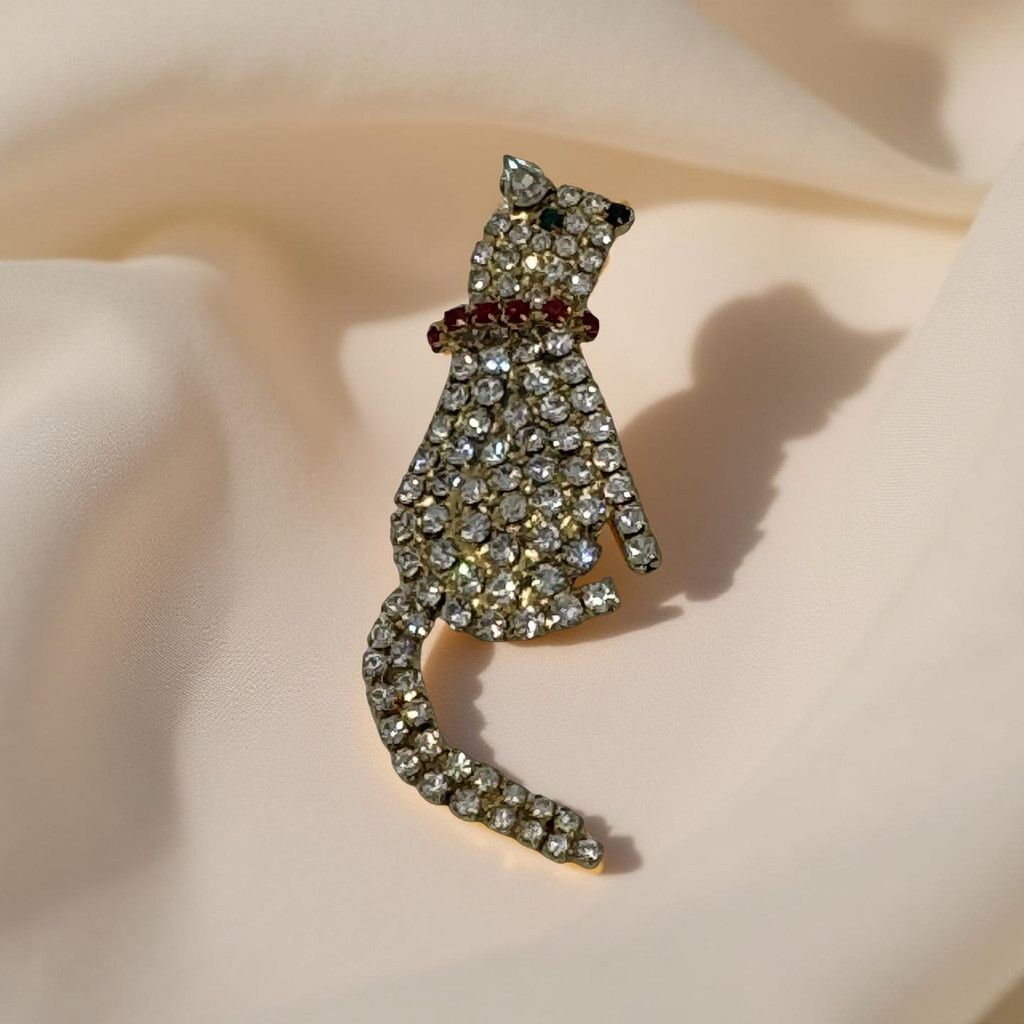Other Vintage 1950s Rhinestone Cat Brooch Gold Tone Figural Pin Size ONE SIZE - 1 Thumbnail