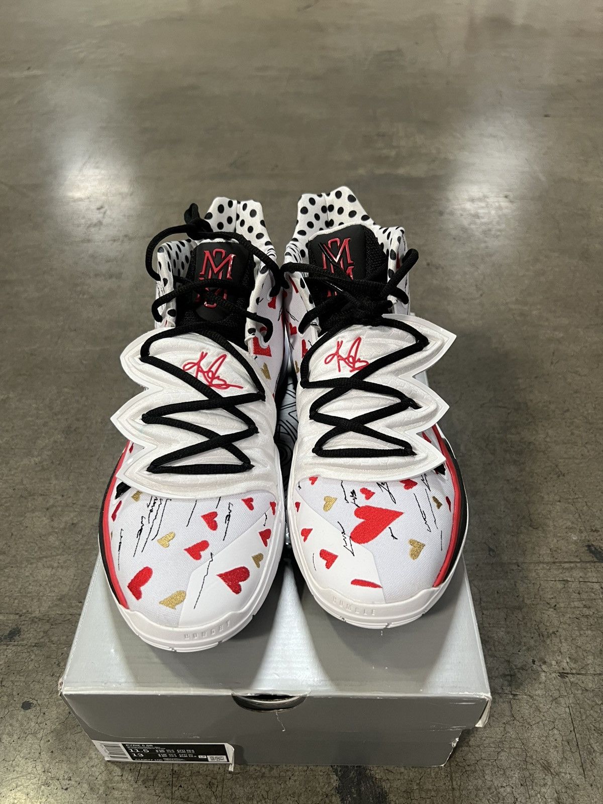 Nike Nike Sneaker Room x Kyrie 5 I Love You MOM Size US 11.5 / EU 44-45 - 2 Thumbnail