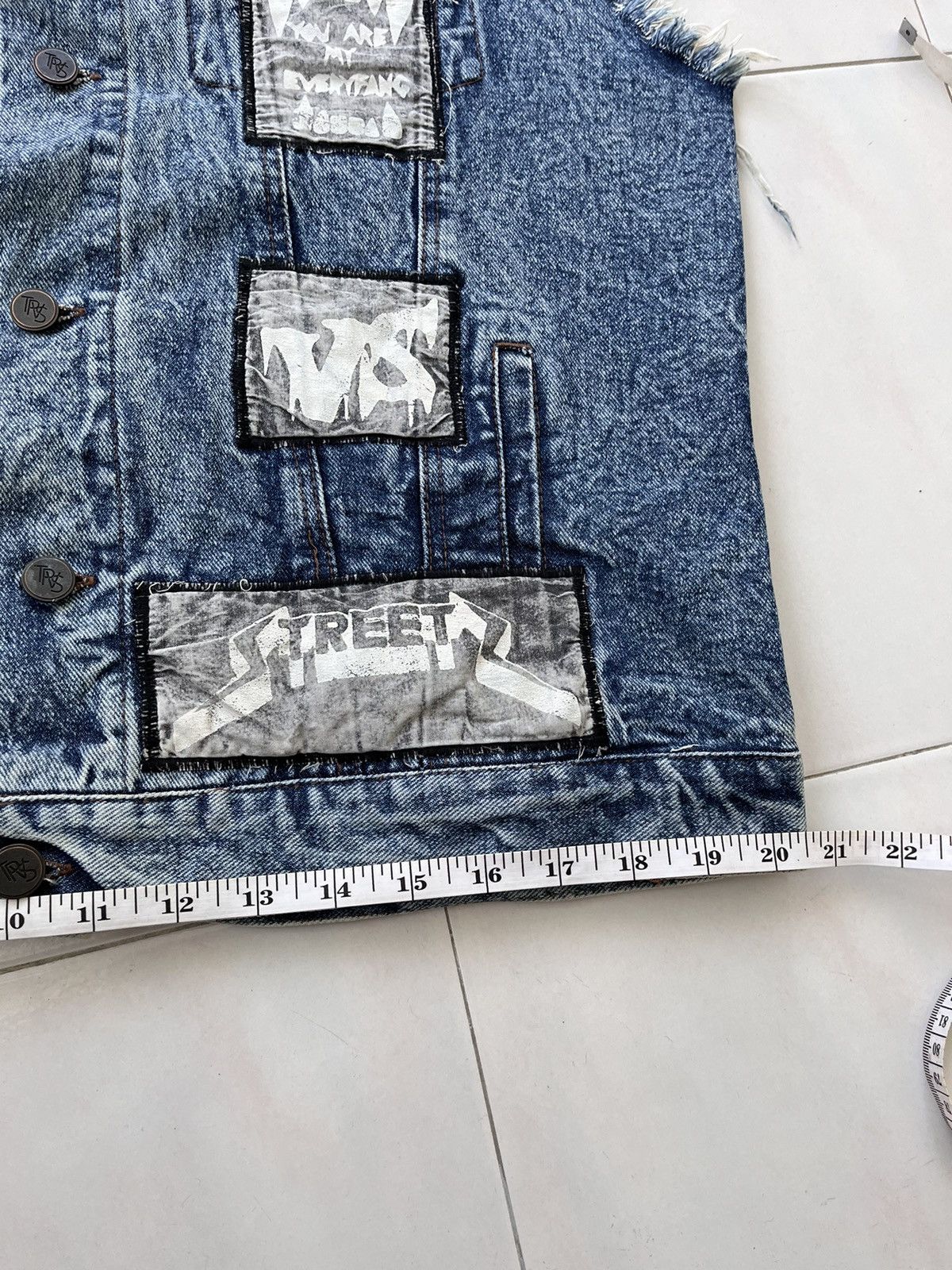 The People Vs. RARE 💎 TPVS Ragged Patches Denim Vest Size US S / EU 44-46 / 1 - 15 Thumbnail