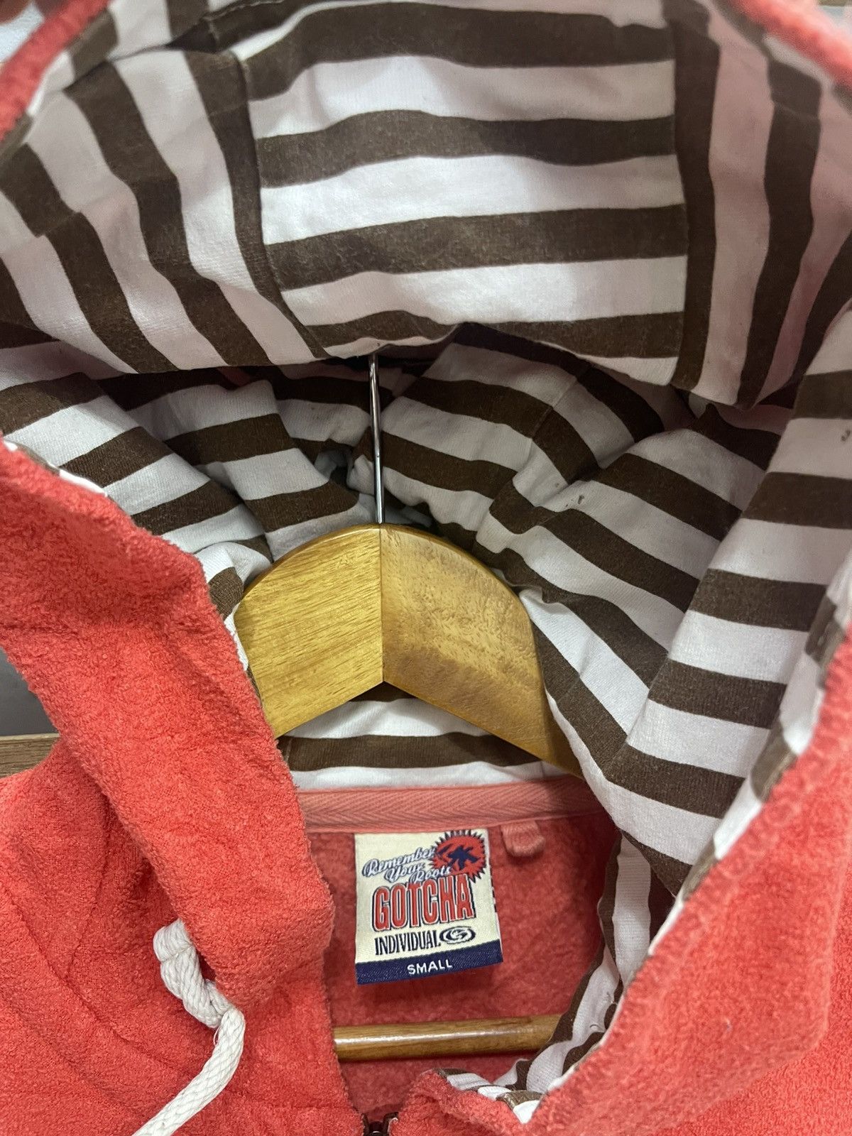 Gotcha Vtg GOTCHA "Remember Your Roots" Terry Cloth Zip Hoodie Size S / US 4 / IT 40 - 8 Thumbnail