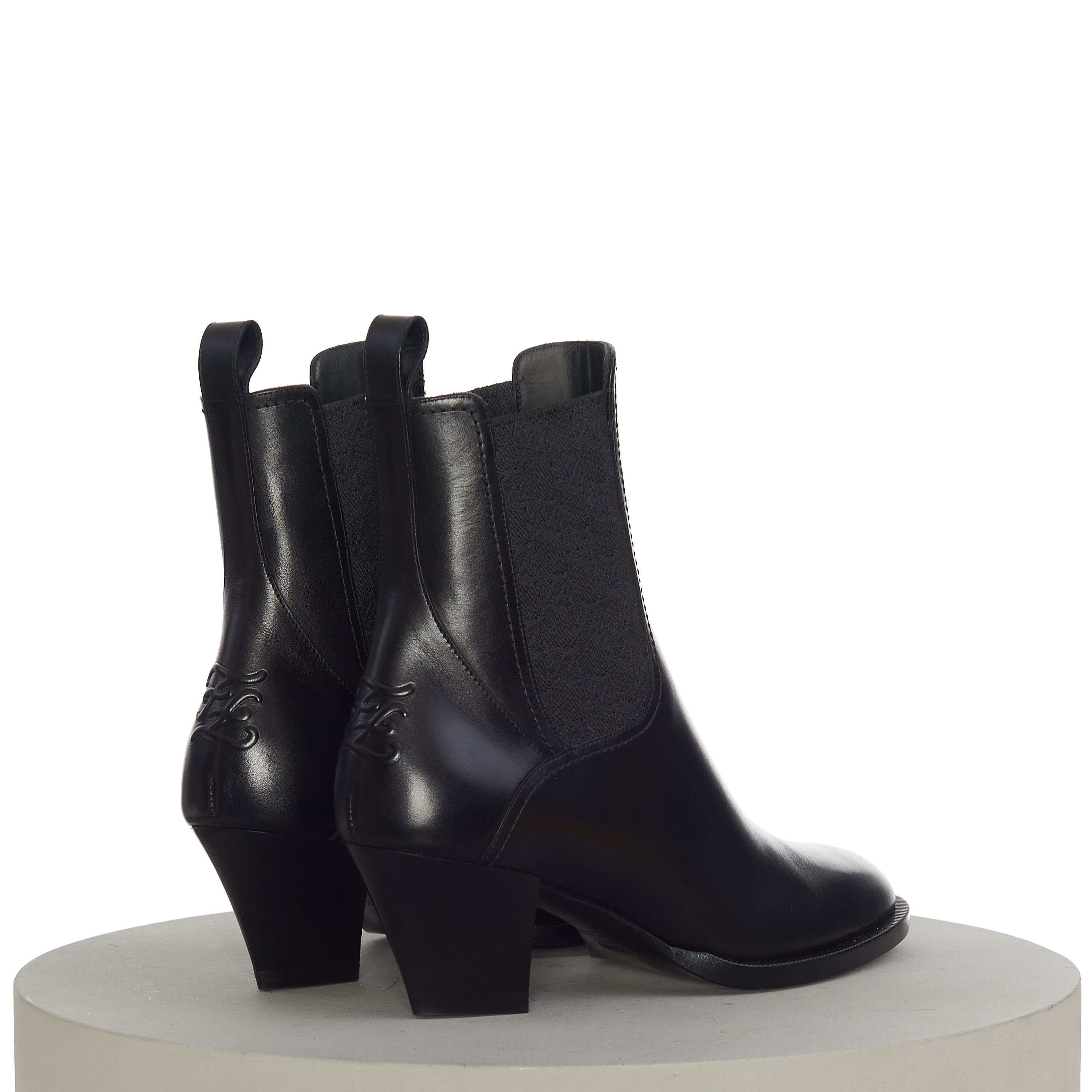 Fendi Karligraphy Boots In Black Leather With Medium Heel Size US 7.5 / IT 37.5 - 8 Thumbnail