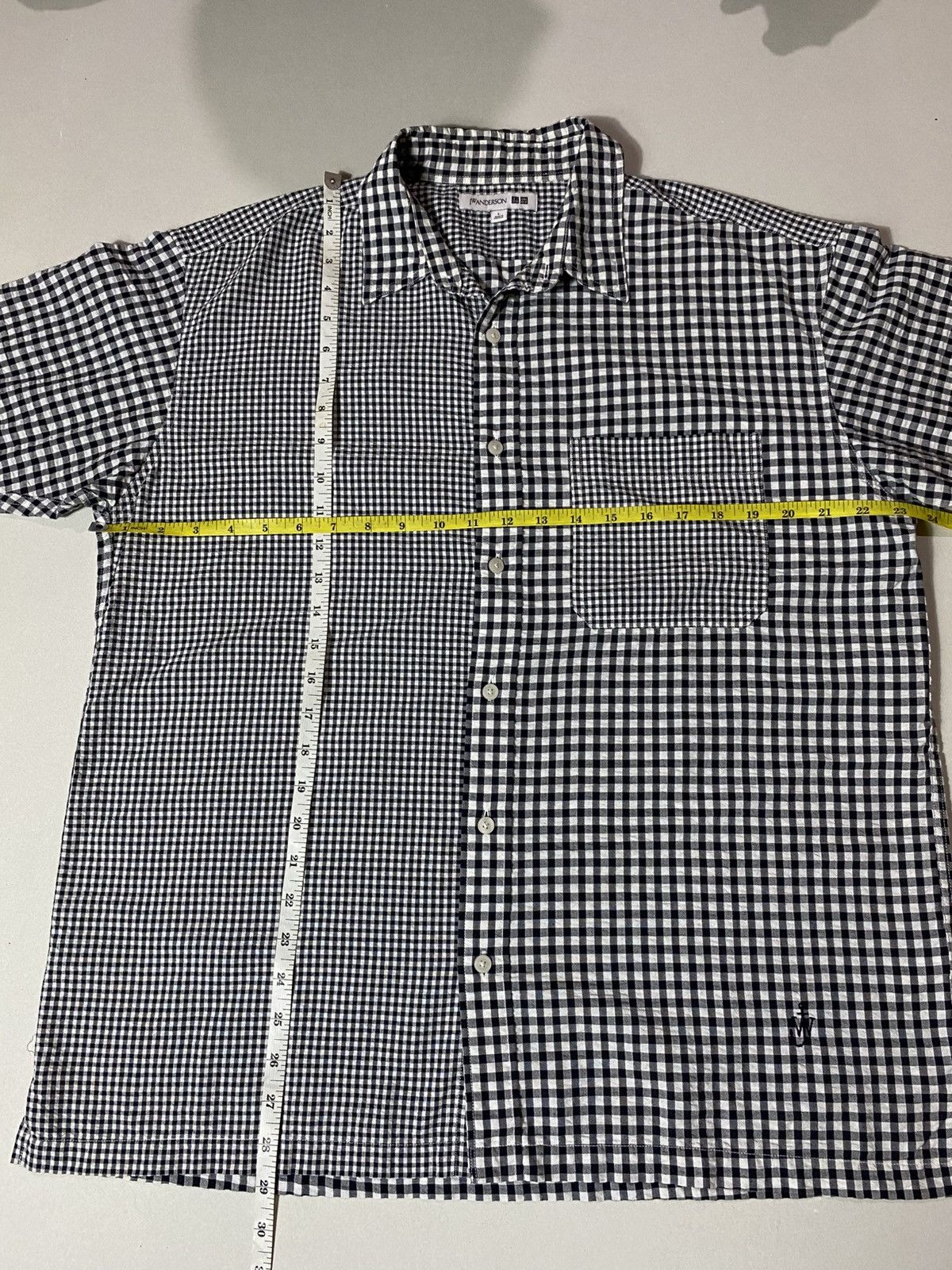 Japanese Brand J.W.ANDERSON UNIQLO SHIRT Size US L / EU 52-54 / 3 - 7 Thumbnail