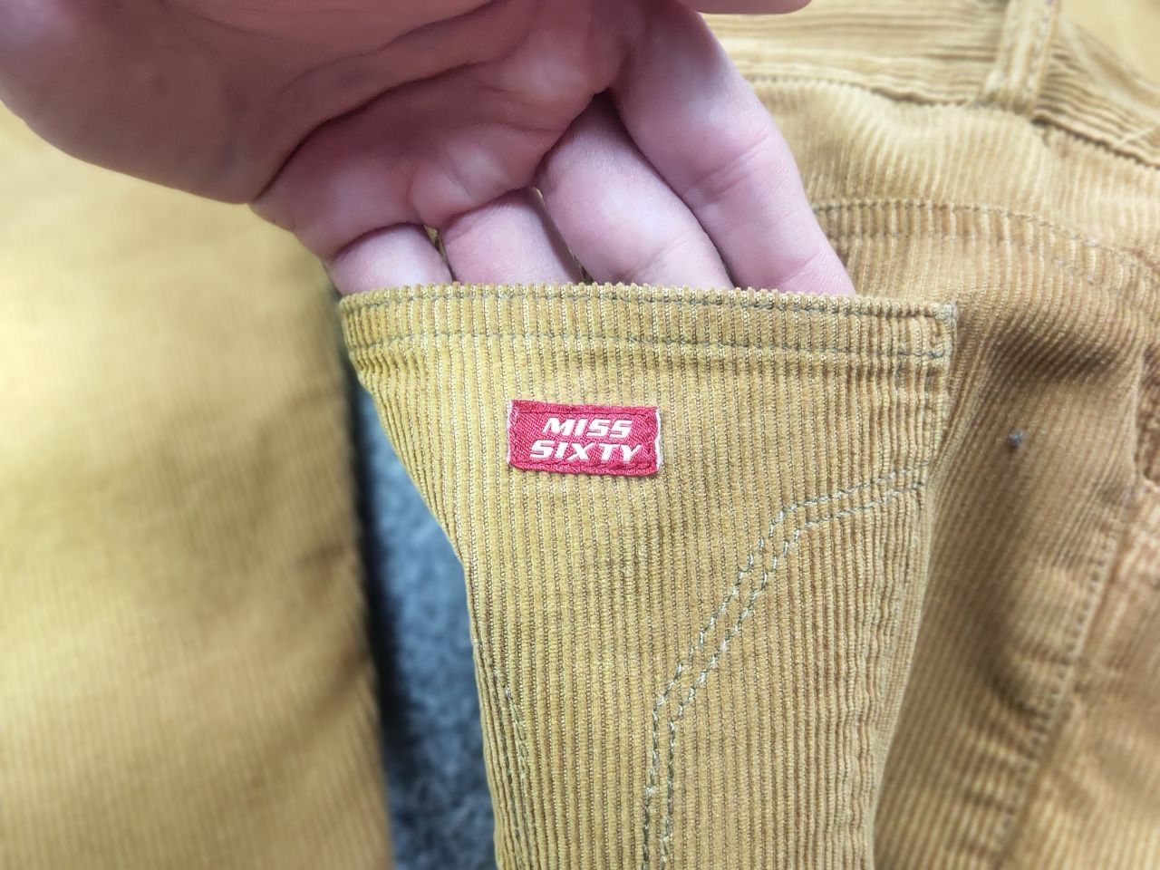 Miss Sixty Miss Sixty Rare Vtg Y2K low-rise flared Corduroy Pants jeans Size 29" - 17 Thumbnail