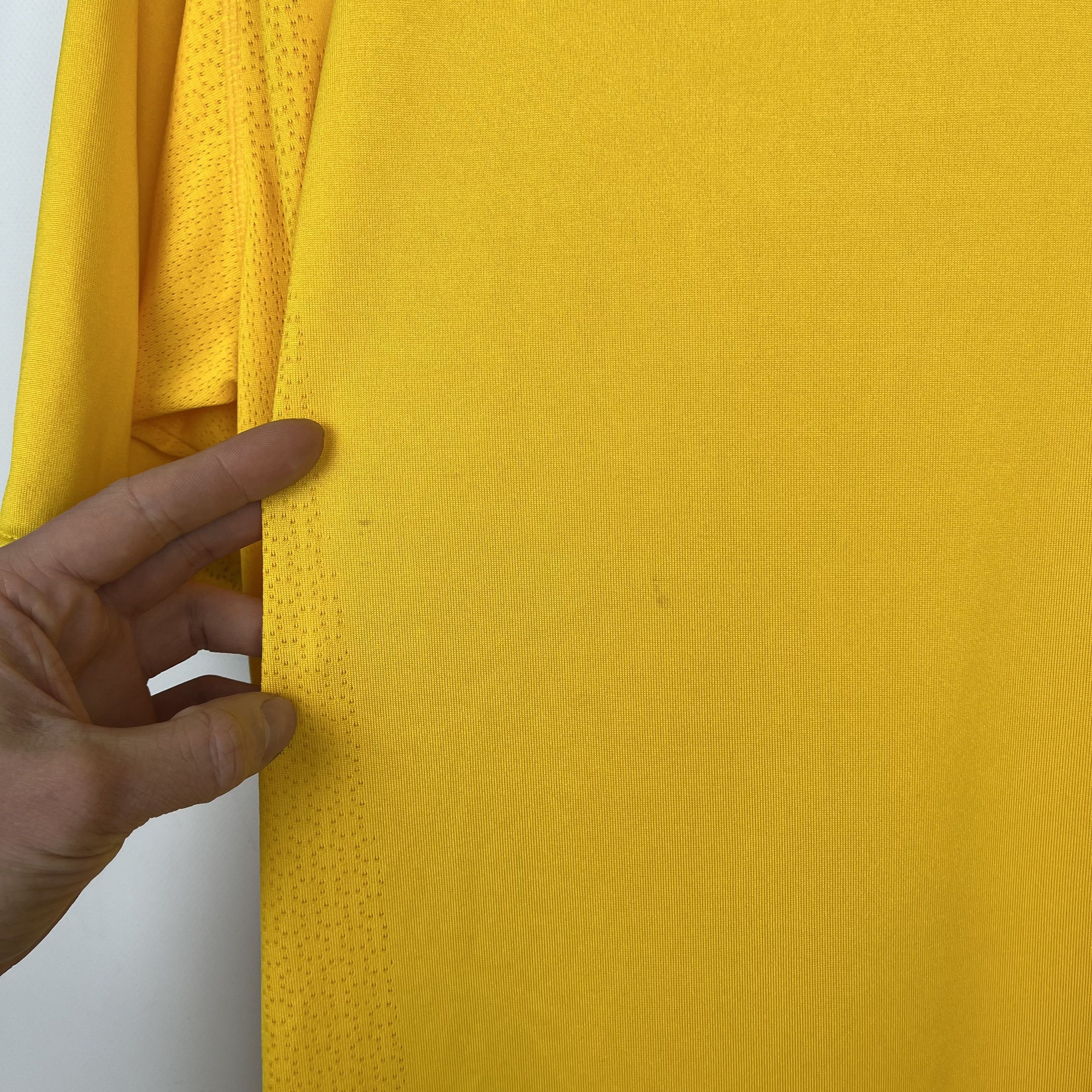 Nike Vintage Nike Brazil Home Soccer Jersey Shirt 2000/2002 Size US XL / EU 56 / 4 - 19 Thumbnail