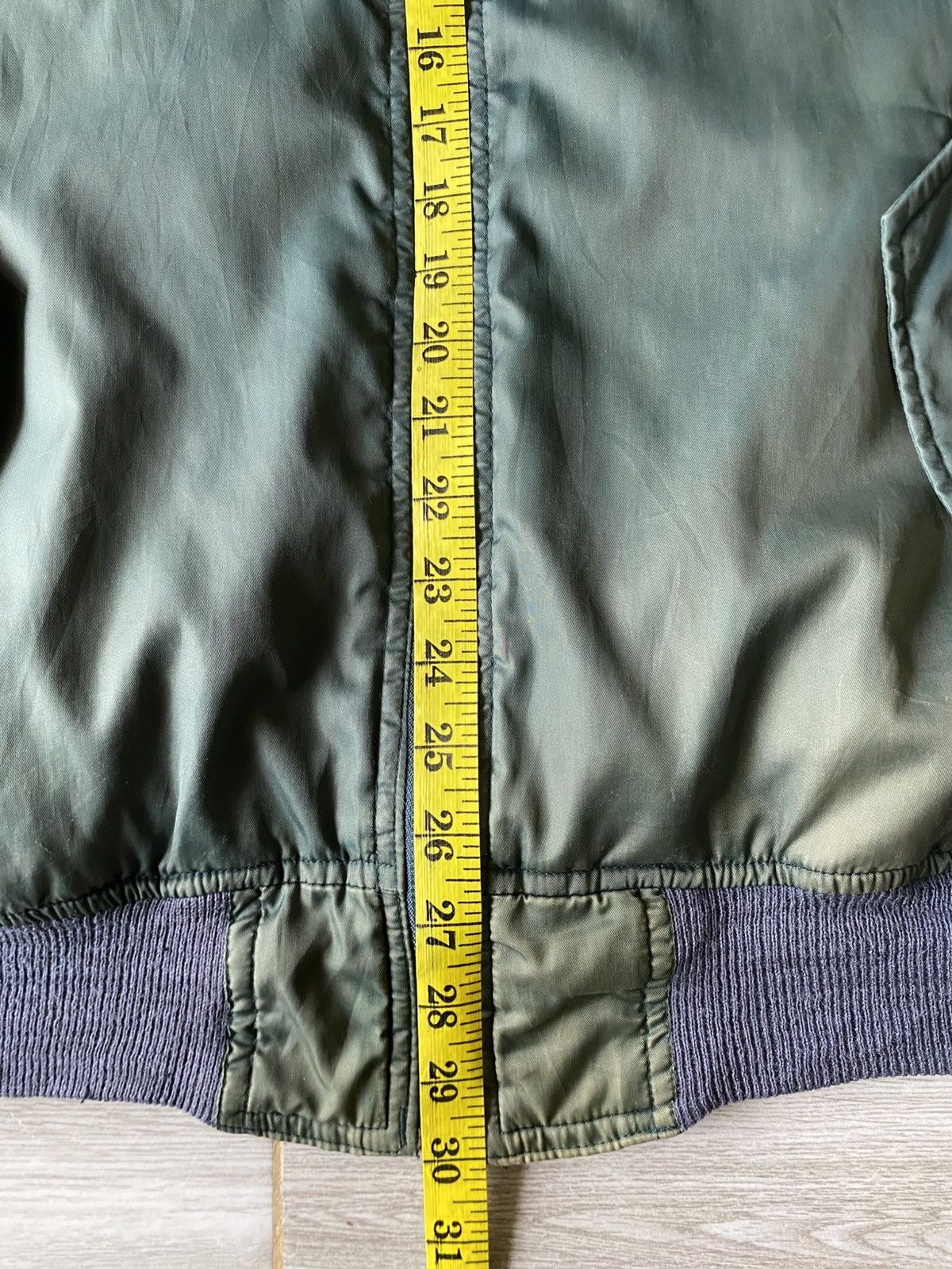 Vintage Vintage Military Bomber Jacket (Sun Faded) Size US XL / EU 56 / 4 - 16 Thumbnail