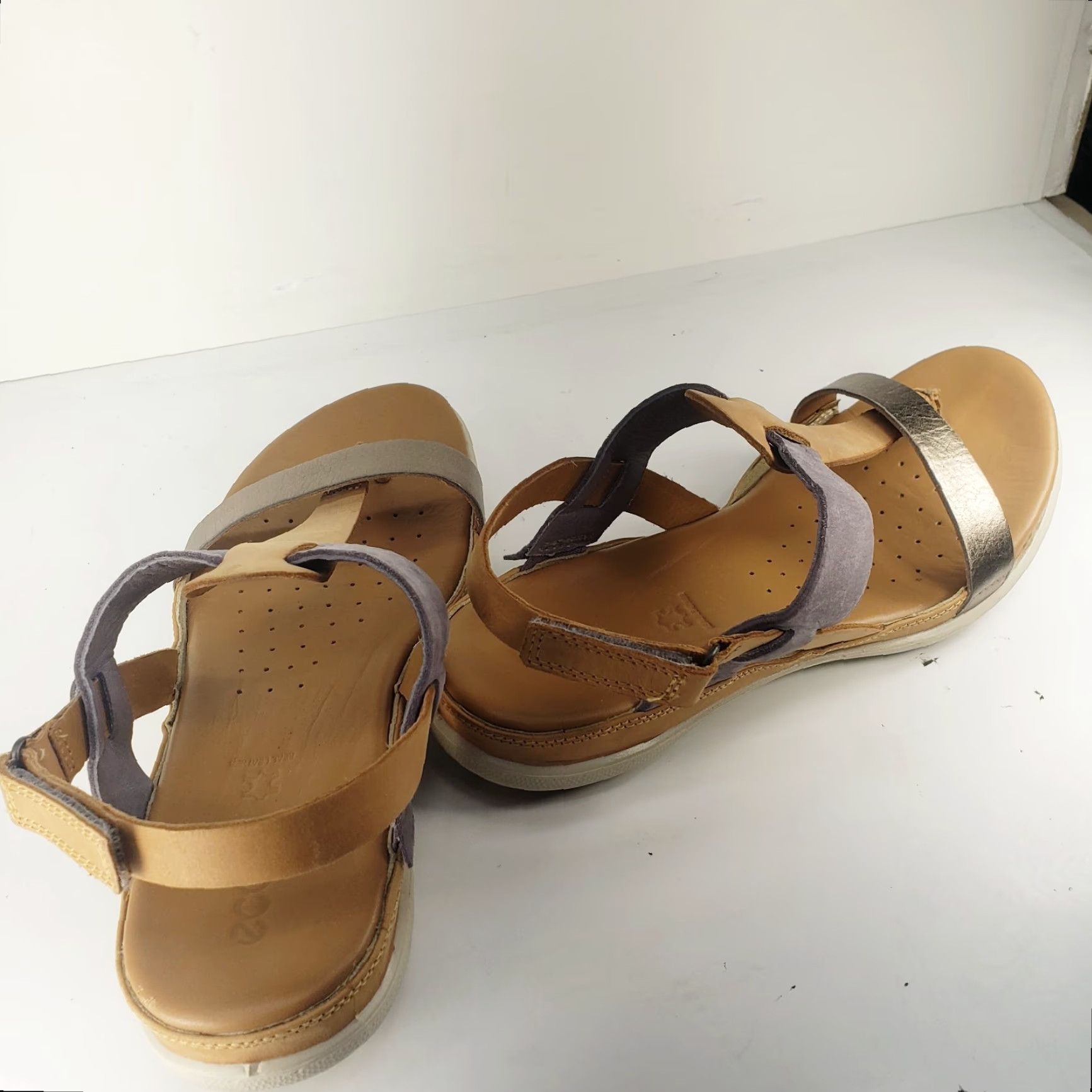 Ecco ECCO Strappy Slingback Slip On Sandals Tan Gray Metallic Silver EU 40 US 9/9.5 Leather Casual to Dressy Comfort Women Slippers Sandals Size US 9 / IT 39 - 5 Thumbnail