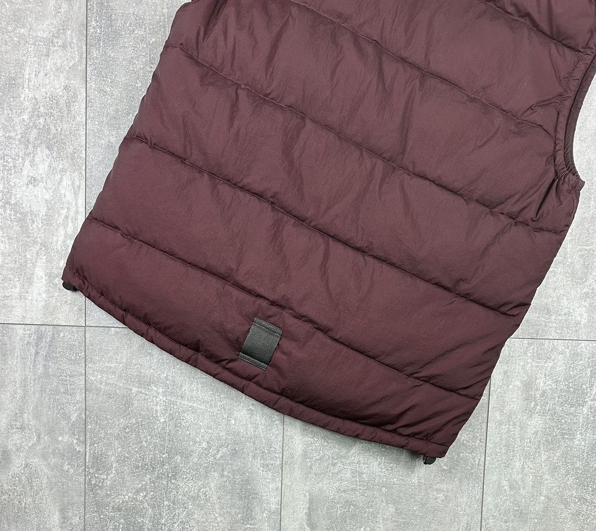 Emporio Armani Armani Jeans Luxury Burgundy Light Vest Size US L / EU 52-54 / 3 - 14 Thumbnail